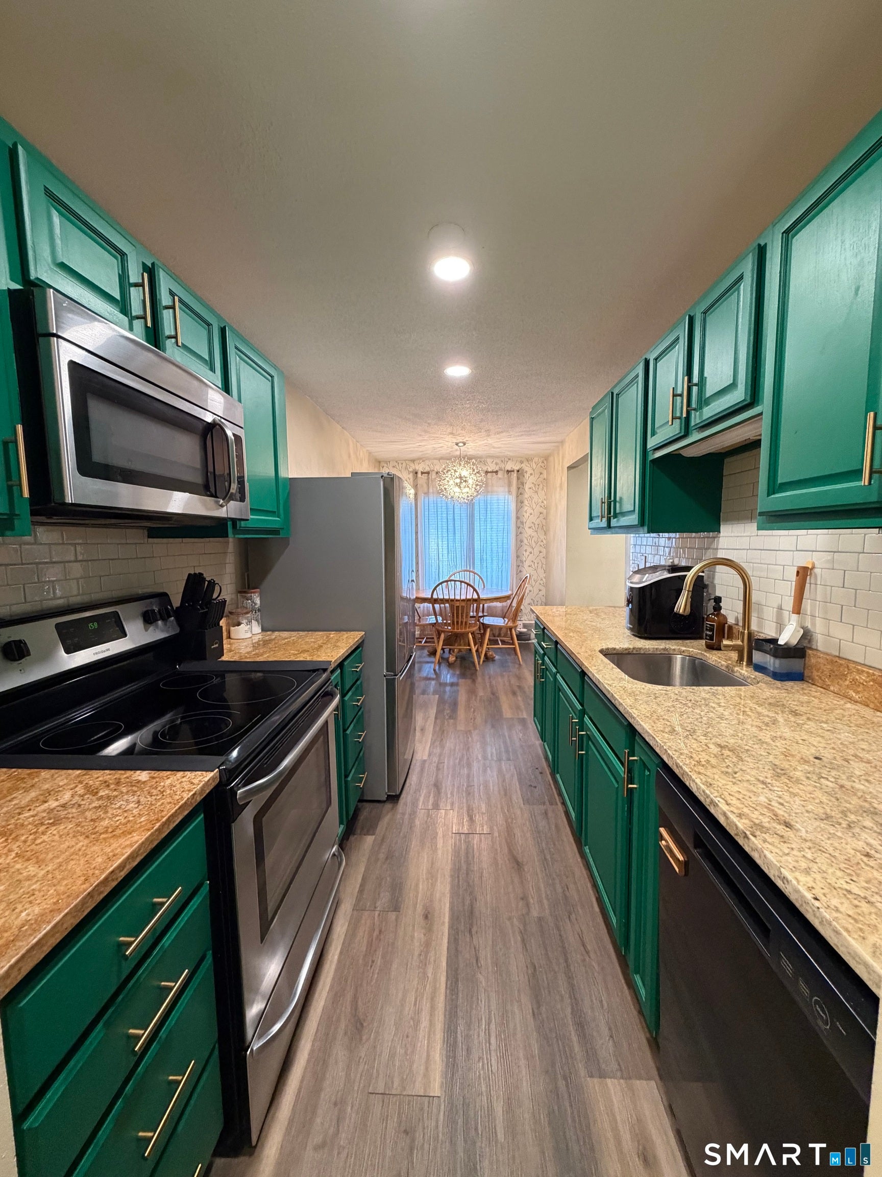 95 Woodsedge Drive 1B