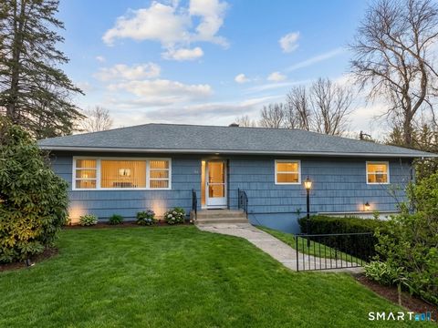 Photo of 84 Everitt Street, Waterbury, CT 06704 (MLS # 24162876)