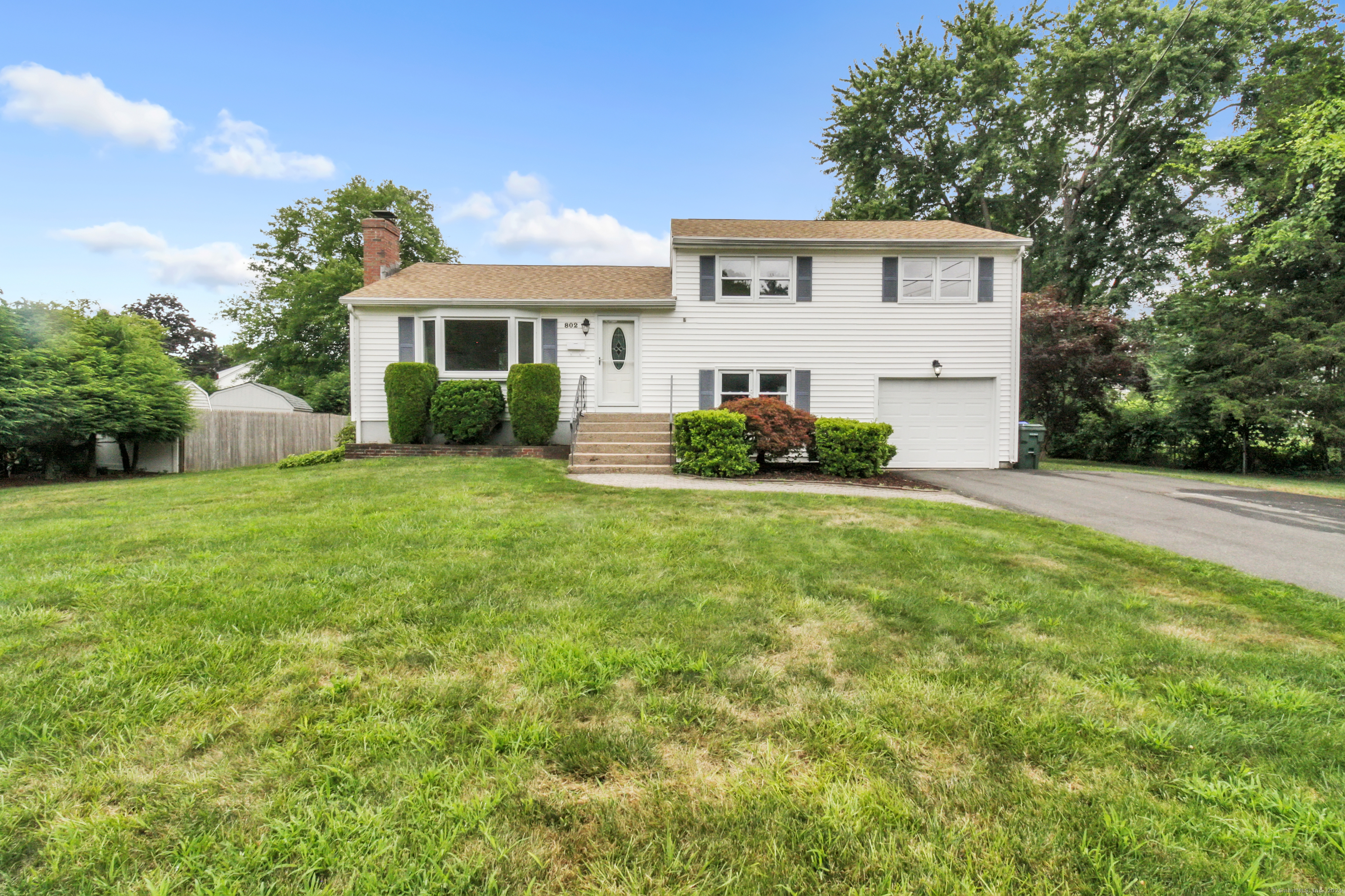 Property for Sale at 802 Brewer Street, East Hartford, Connecticut - Bedrooms: 3 
Bathrooms: 2 
Rooms: 5  - $325,000