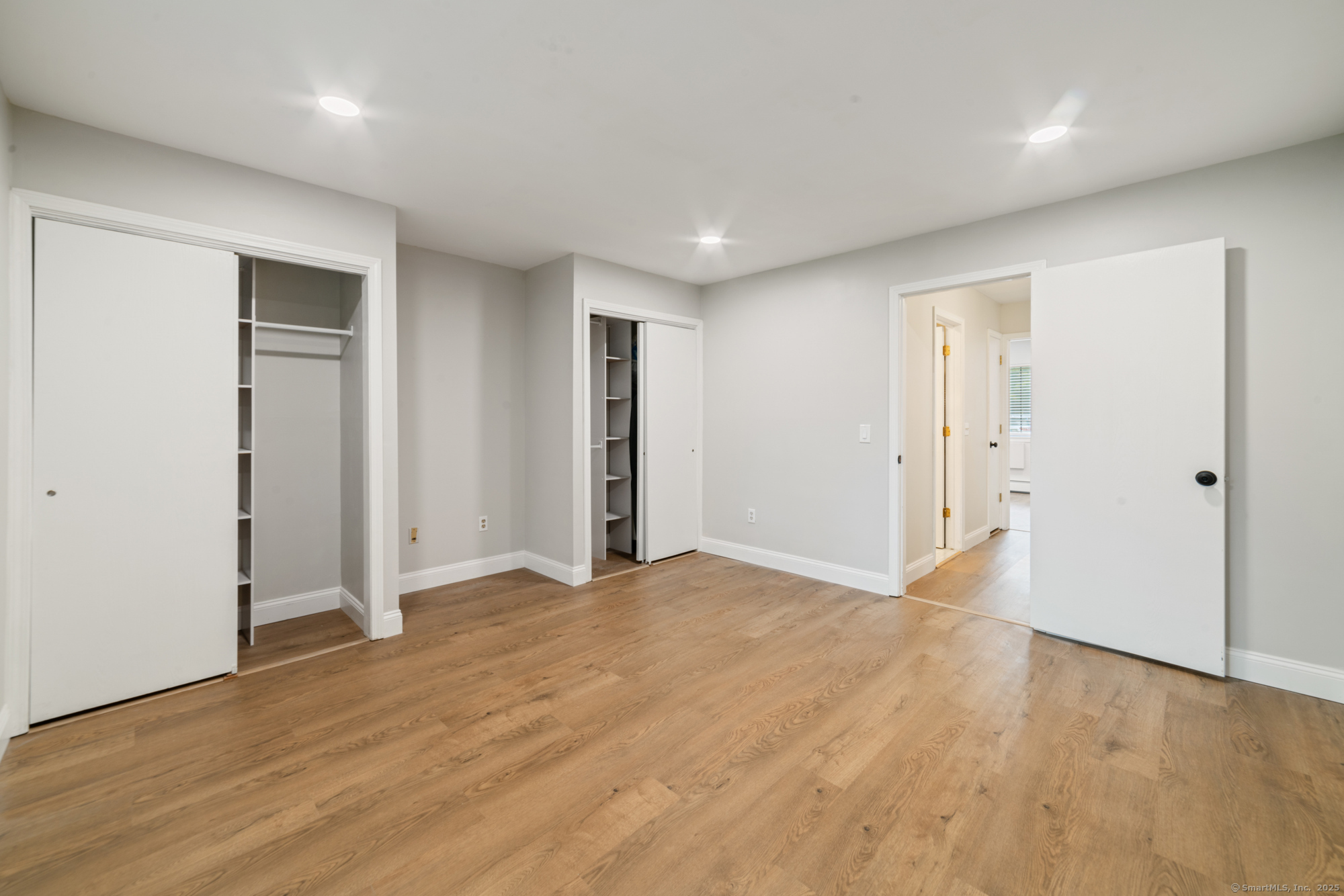 Milford, Connecticut 06461, United States, 2 Bedrooms Bedrooms, ,1 BathroomBathrooms,Residential,Active,173929