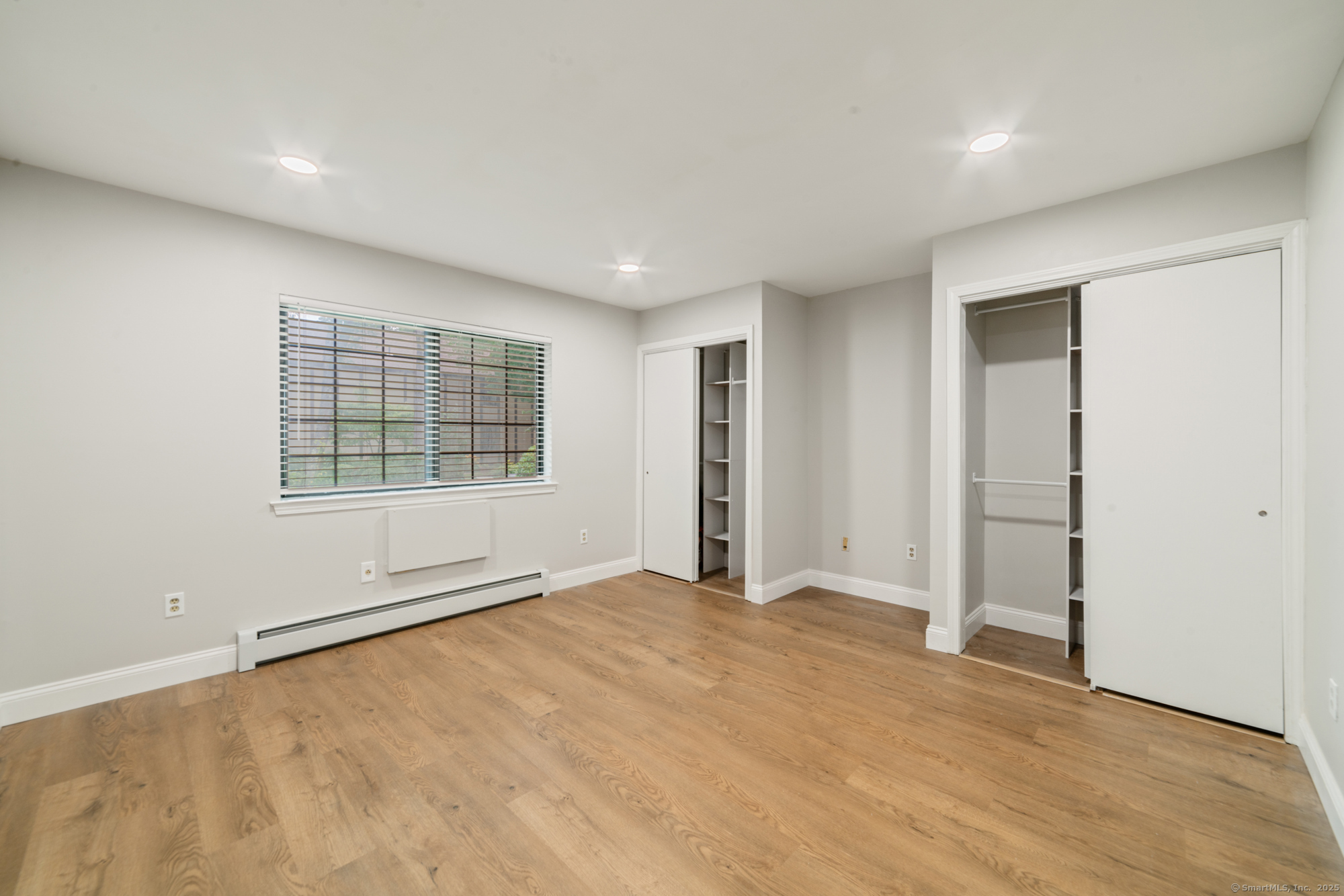 Milford, Connecticut 06461, United States, 2 Bedrooms Bedrooms, ,1 BathroomBathrooms,Residential,Active,173929