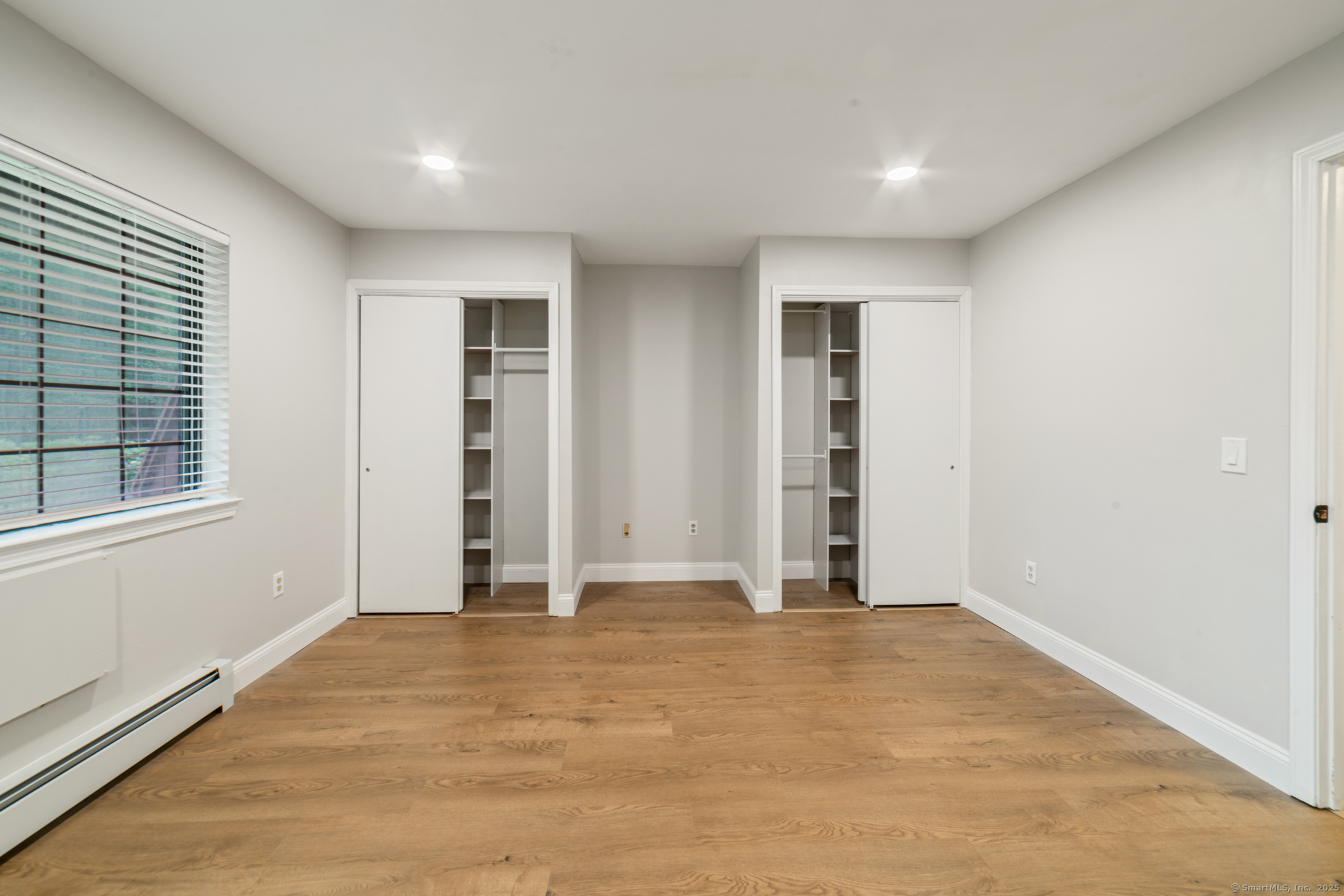 Milford, Connecticut 06461, United States, 2 Bedrooms Bedrooms, ,1 BathroomBathrooms,Residential,Active,173929