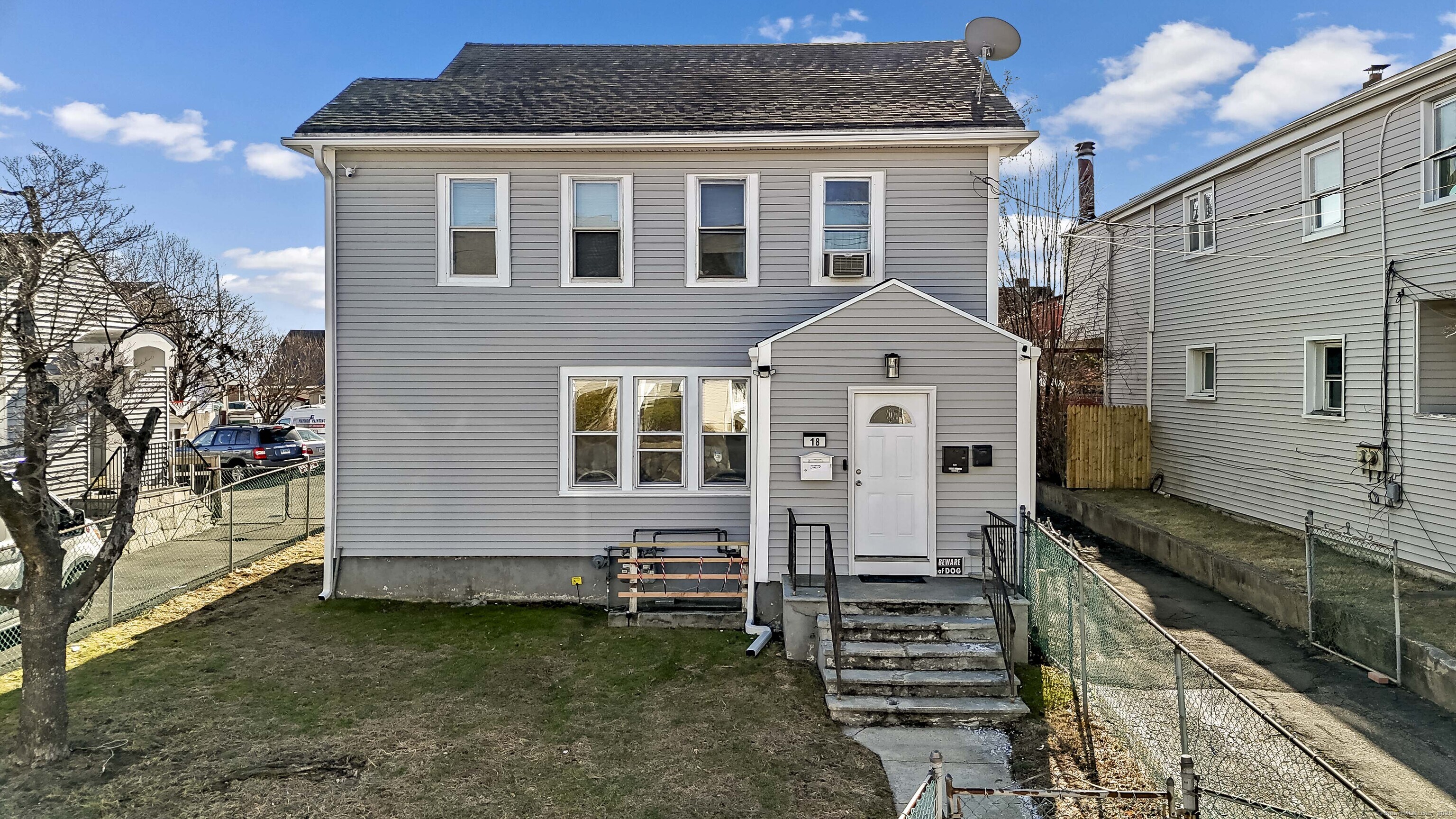 Richmond Place, Stamford, Connecticut - 2 Bedrooms  
1 Bathrooms  
6 Rooms - 