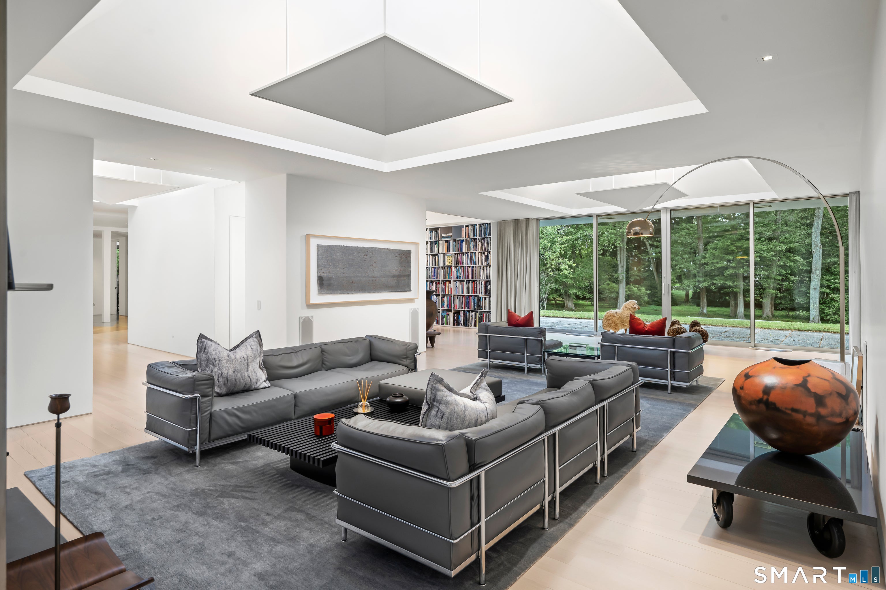 565 Oenoke Ridge