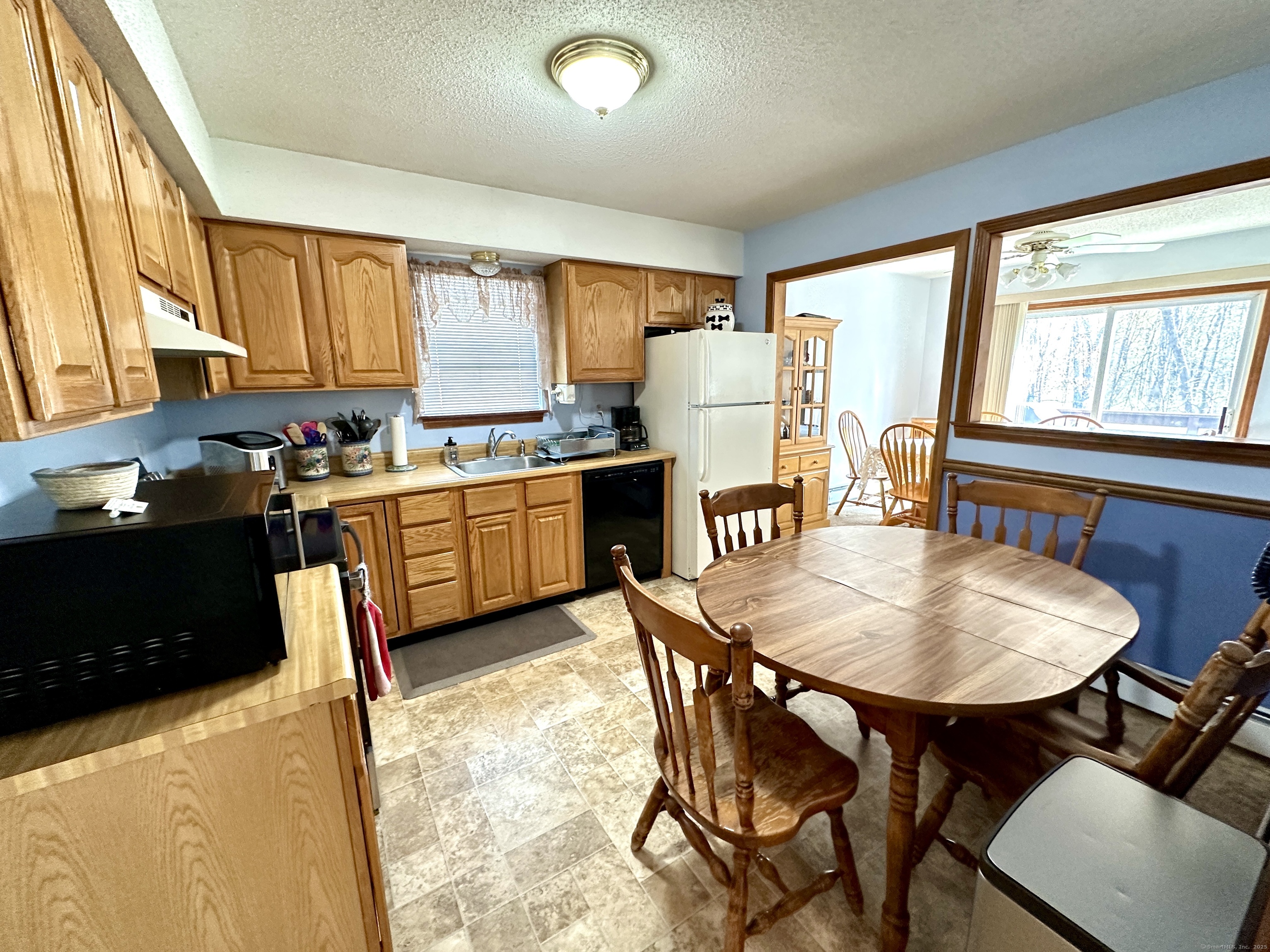 2 Edith Street, Windsor Locks, Connecticut image 3