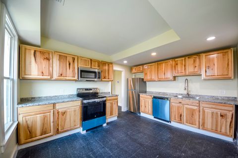 Photo of 92 High Street #4W, Waterbury, CT 06704 (MLS # 24143465)