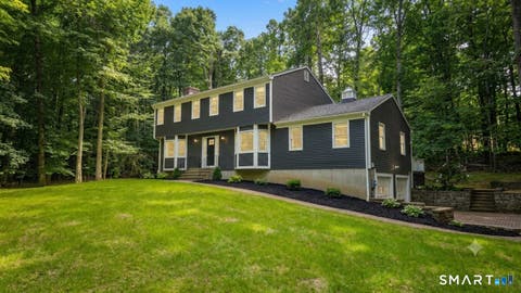 Photo of 10 Leopard Drive, Newtown, CT 06482 (MLS # 24193035)