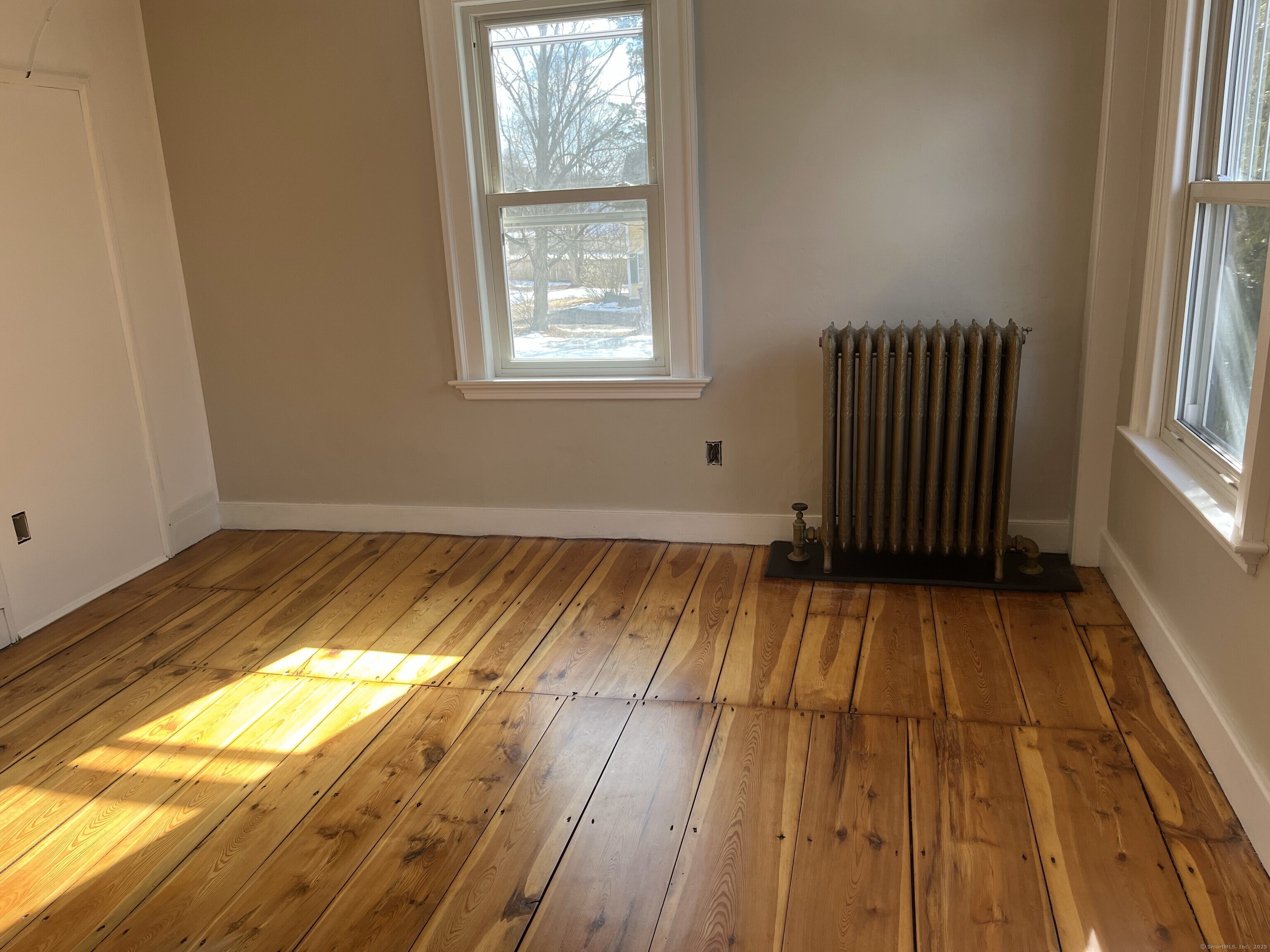 Granby, Connecticut 06035, United States, 2 Bedrooms Bedrooms, ,1 BathroomBathrooms,Residential,Pending,83980