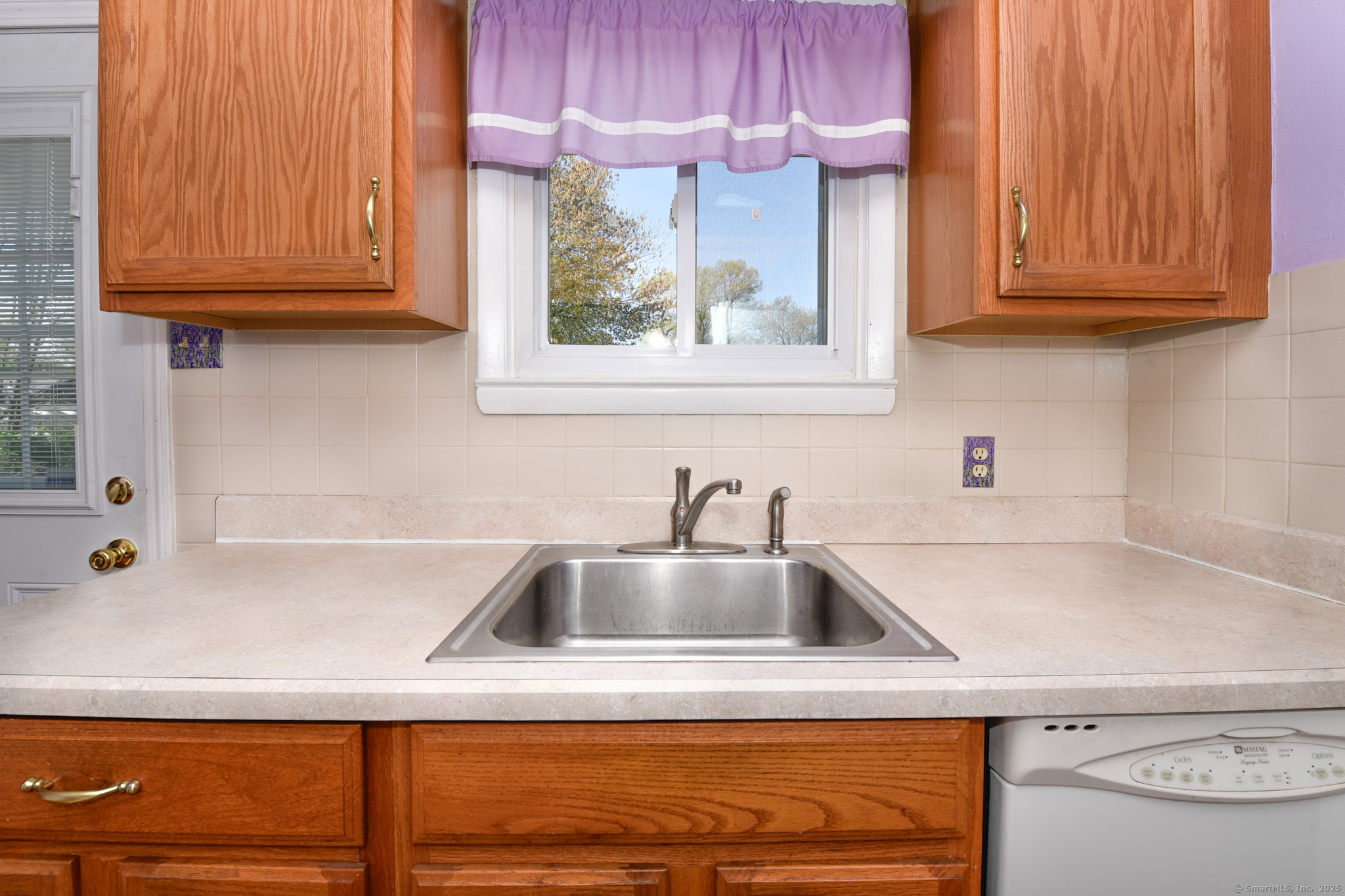 59 Leonard Drive, Bridgeport, Connecticut image 11
