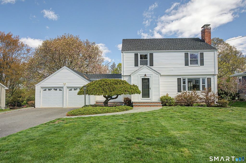 Photo of 128 Ann Terrace, Stratford, CT 06615 (MLS # 24169866)