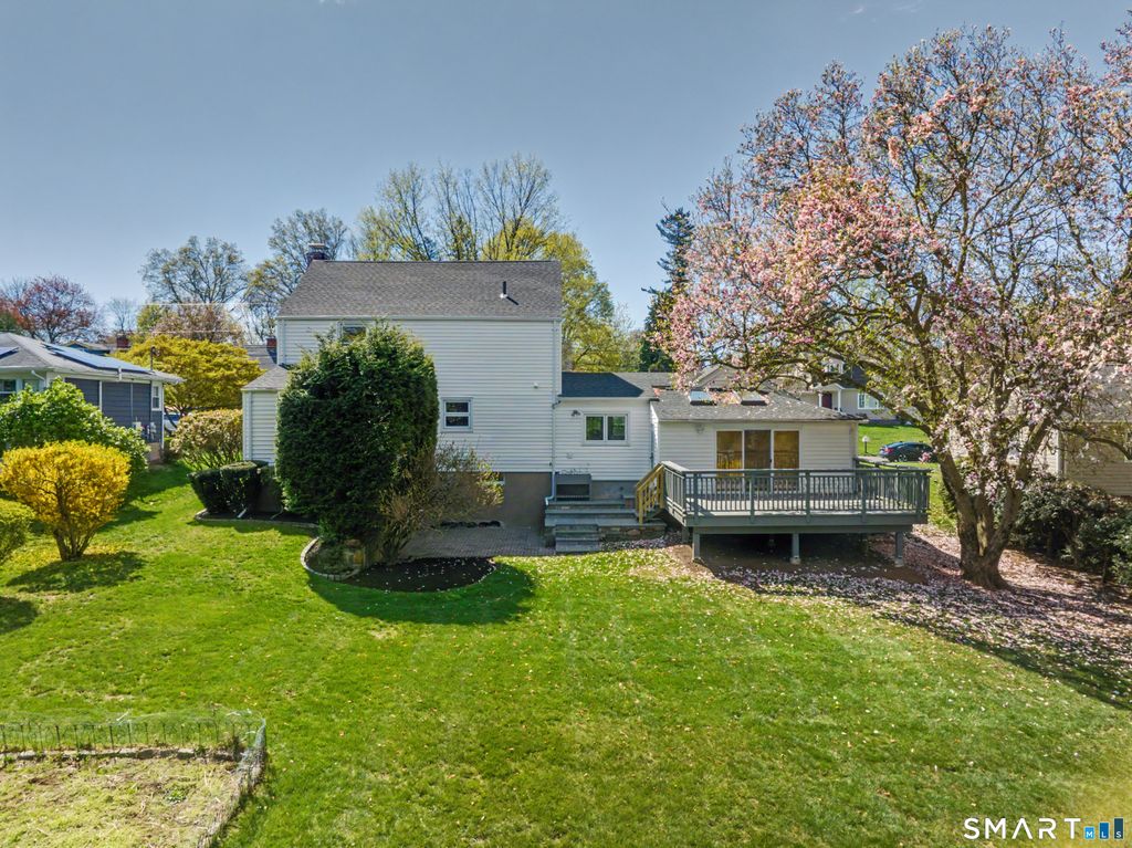 Photo of 128 Ann Terrace, Stratford, CT 06615 (MLS # 24169866)