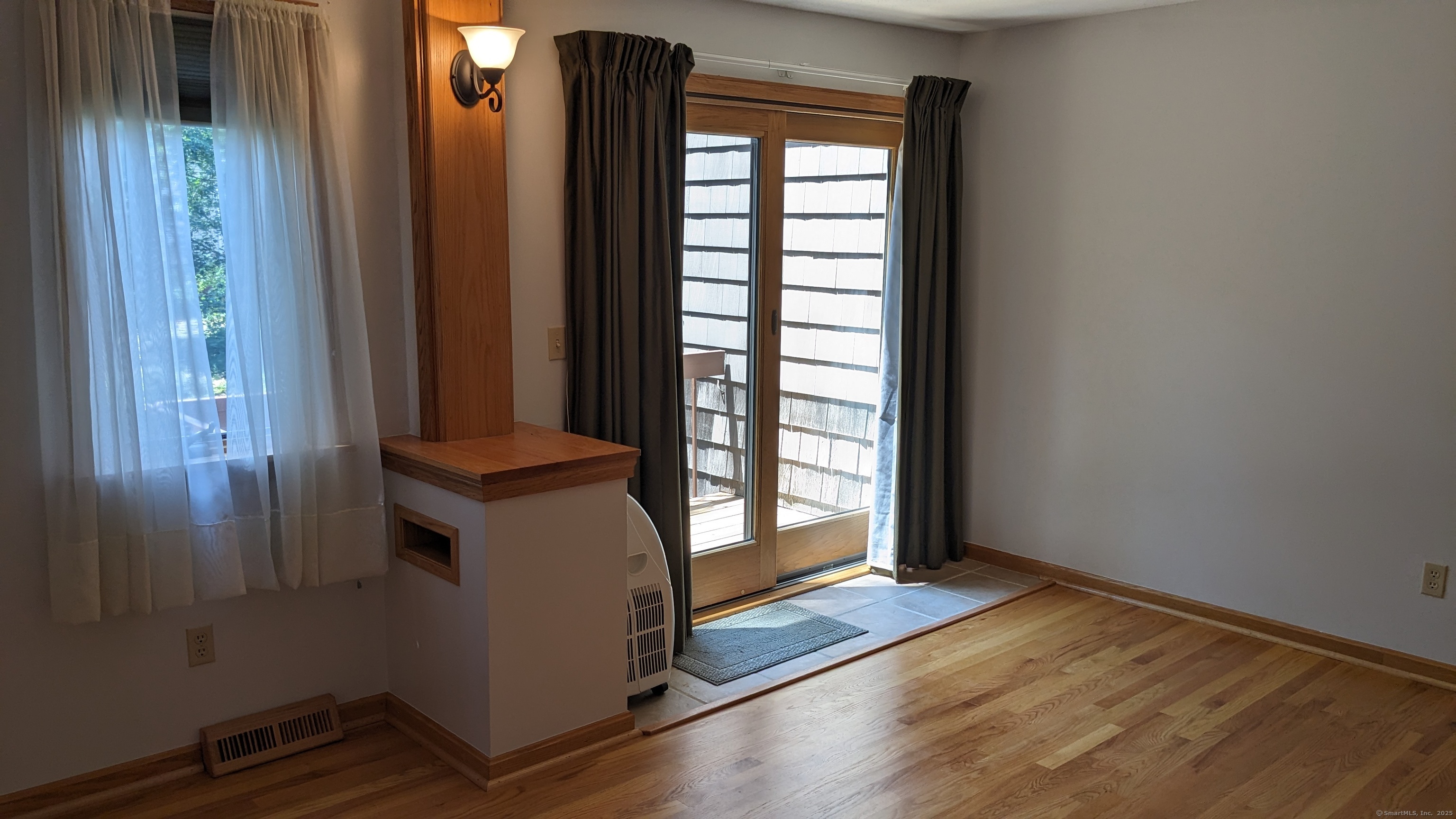 Hamden, Connecticut 06518, United States, 2 Bedrooms Bedrooms, ,2 BathroomsBathrooms,Residential,Active,176114