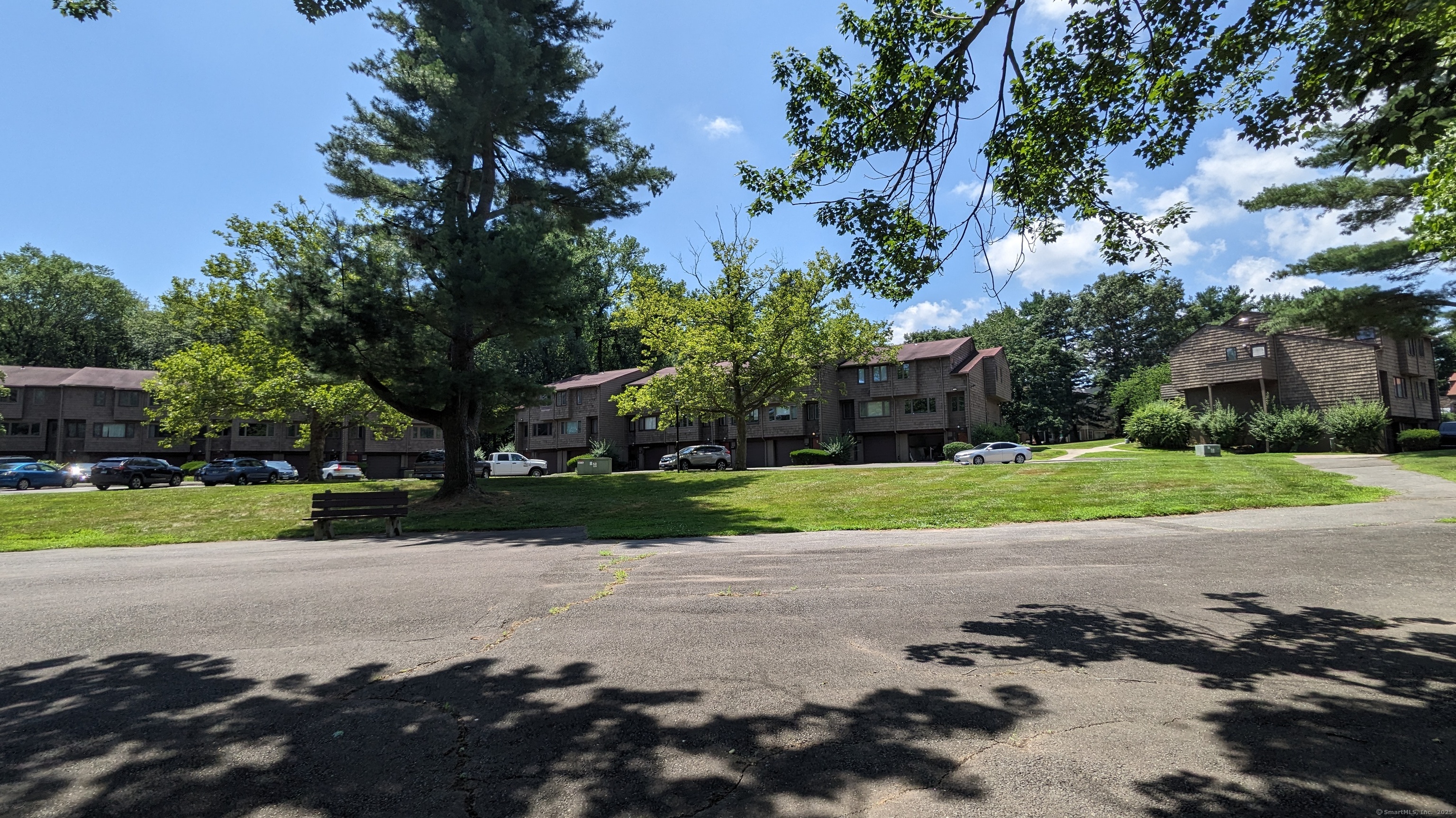 Hamden, Connecticut 06518, United States, 2 Bedrooms Bedrooms, ,2 BathroomsBathrooms,Residential,Active,176114