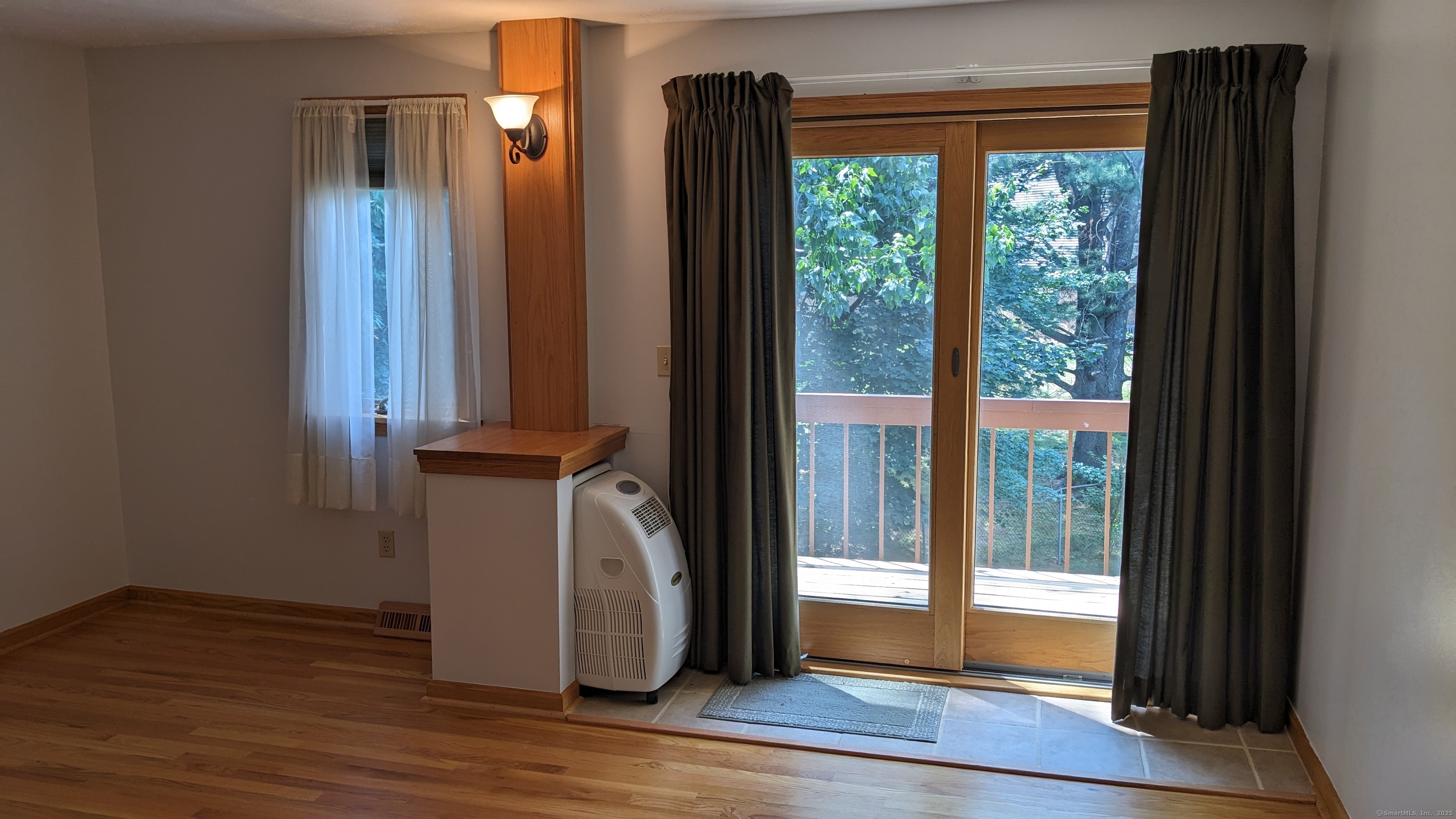 Hamden, Connecticut 06518, United States, 2 Bedrooms Bedrooms, ,2 BathroomsBathrooms,Residential,Active,176114