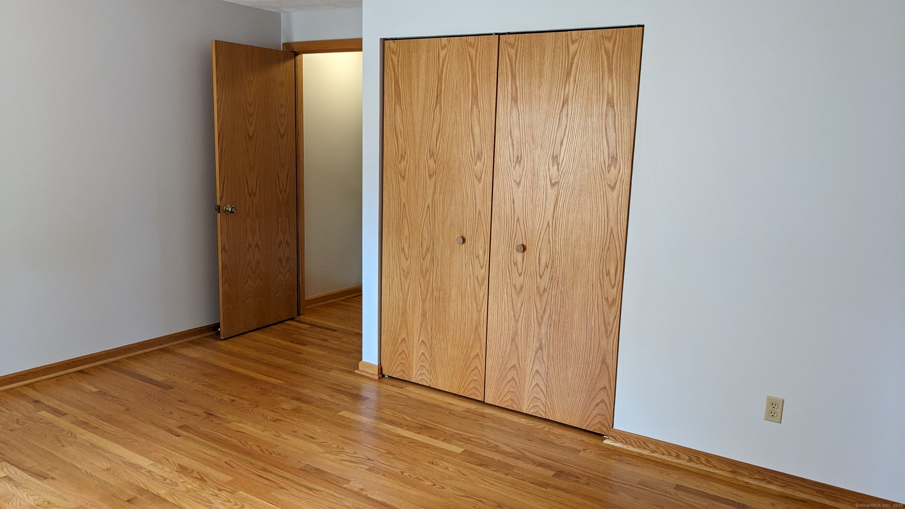 Hamden, Connecticut 06518, United States, 2 Bedrooms Bedrooms, ,2 BathroomsBathrooms,Residential,Active,176114