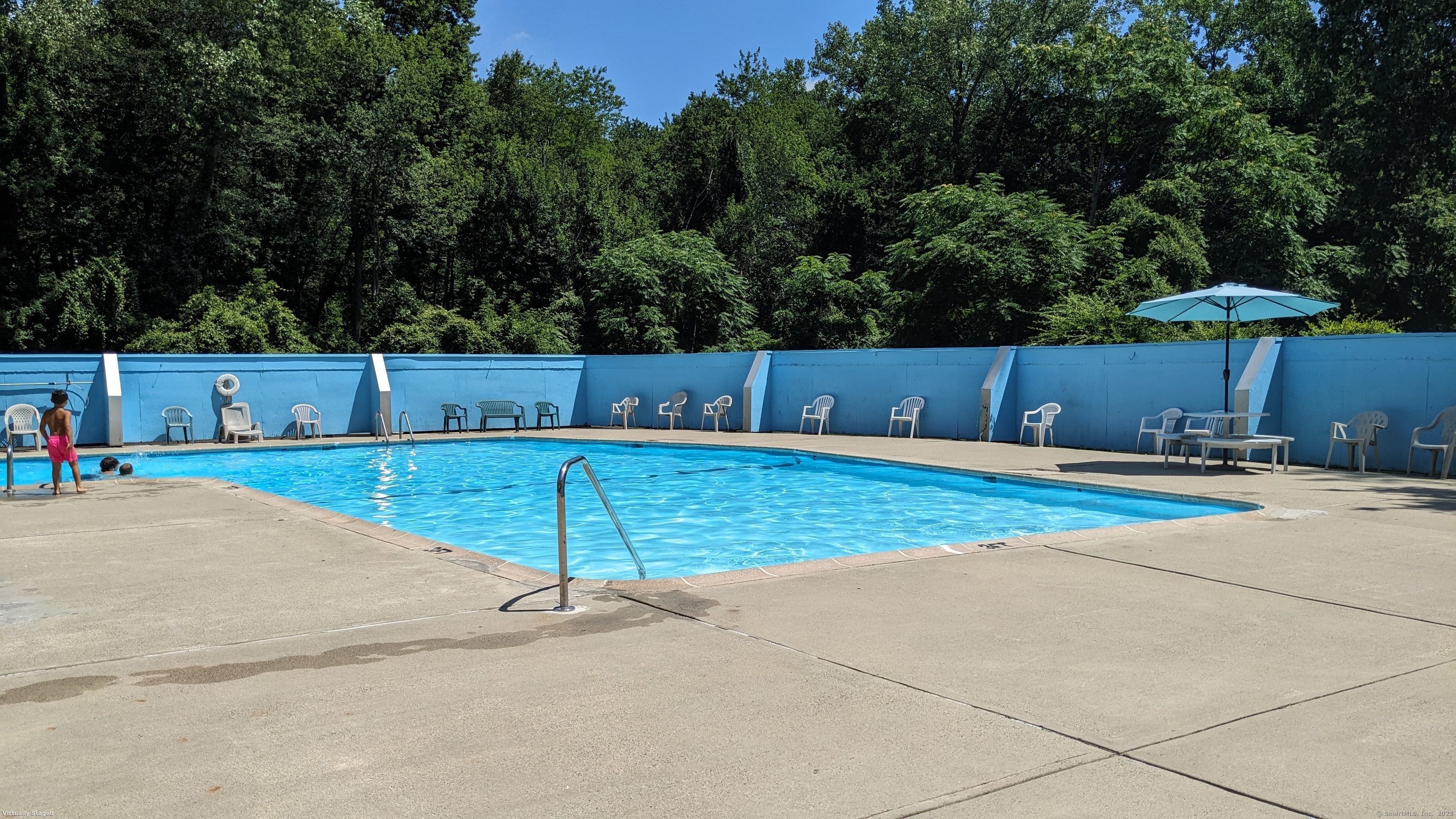 Hamden, Connecticut 06518, United States, 2 Bedrooms Bedrooms, ,2 BathroomsBathrooms,Residential,Active,176114