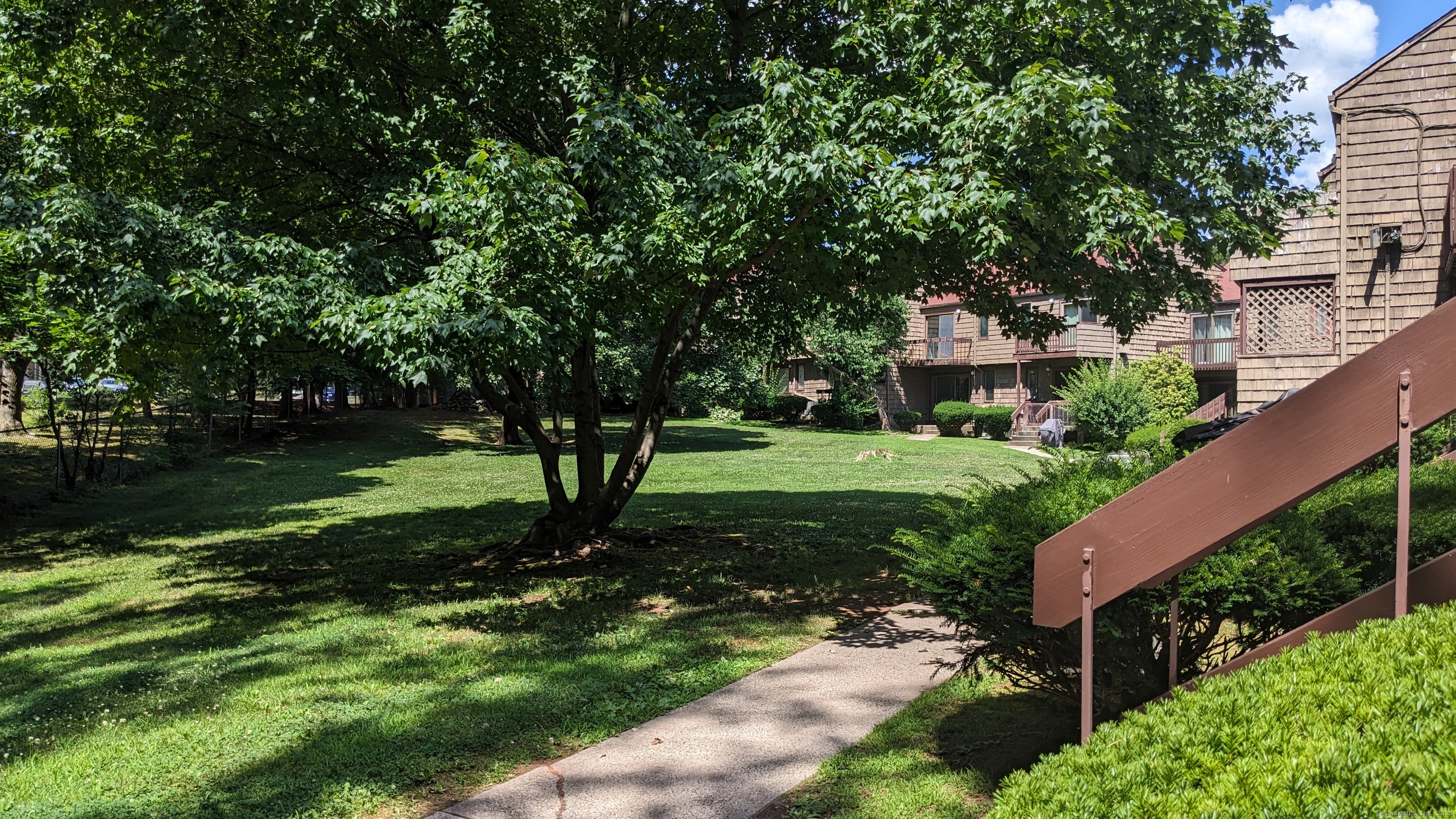 Hamden, Connecticut 06518, United States, 2 Bedrooms Bedrooms, ,2 BathroomsBathrooms,Residential,Active,176114