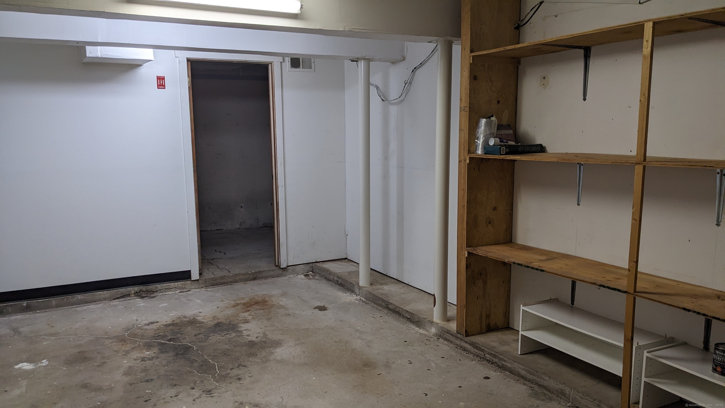 Hamden, Connecticut 06518, United States, 2 Bedrooms Bedrooms, ,2 BathroomsBathrooms,Residential,Active,176114