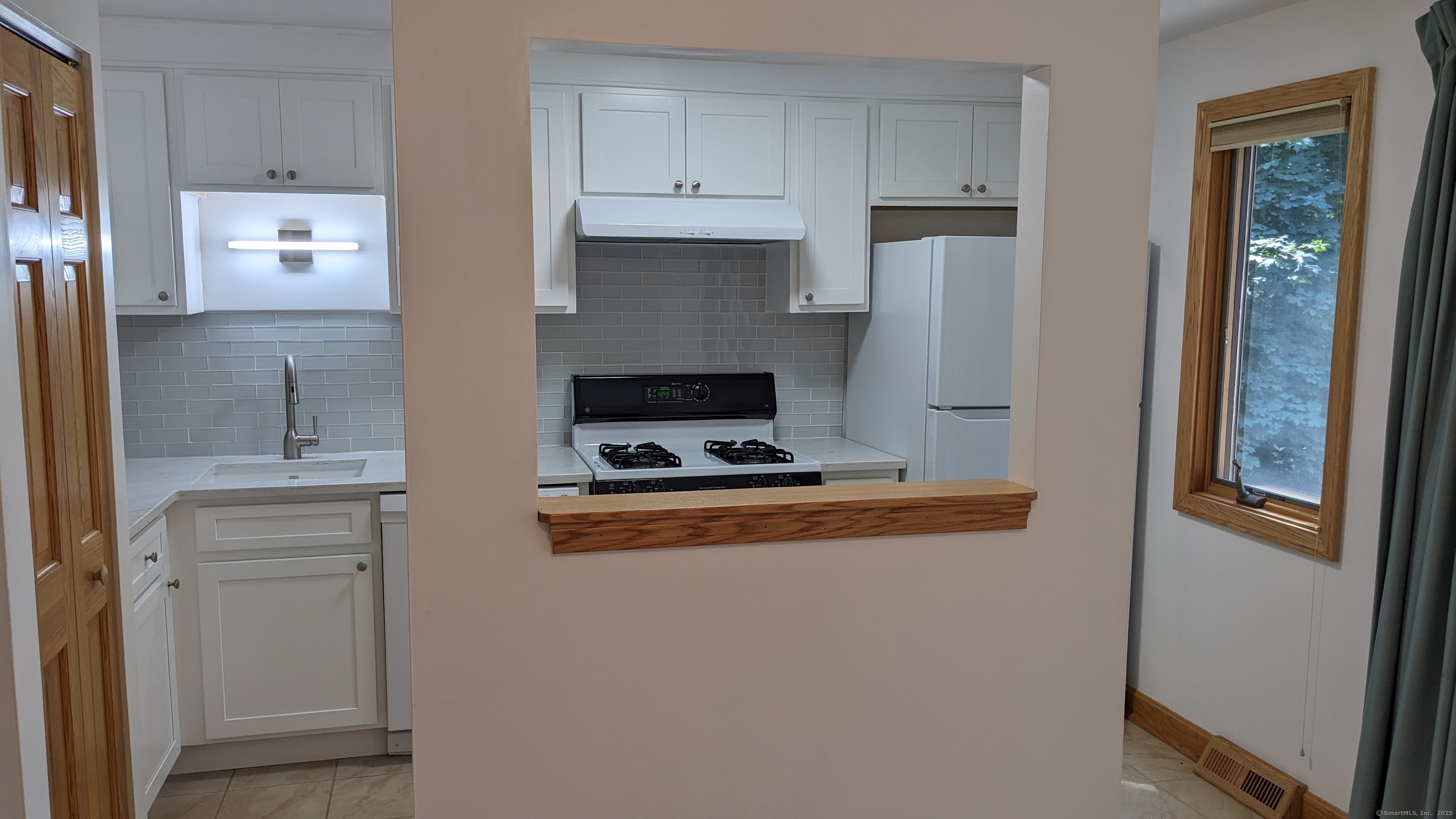 Hamden, Connecticut 06518, United States, 2 Bedrooms Bedrooms, ,2 BathroomsBathrooms,Residential,Active,176114