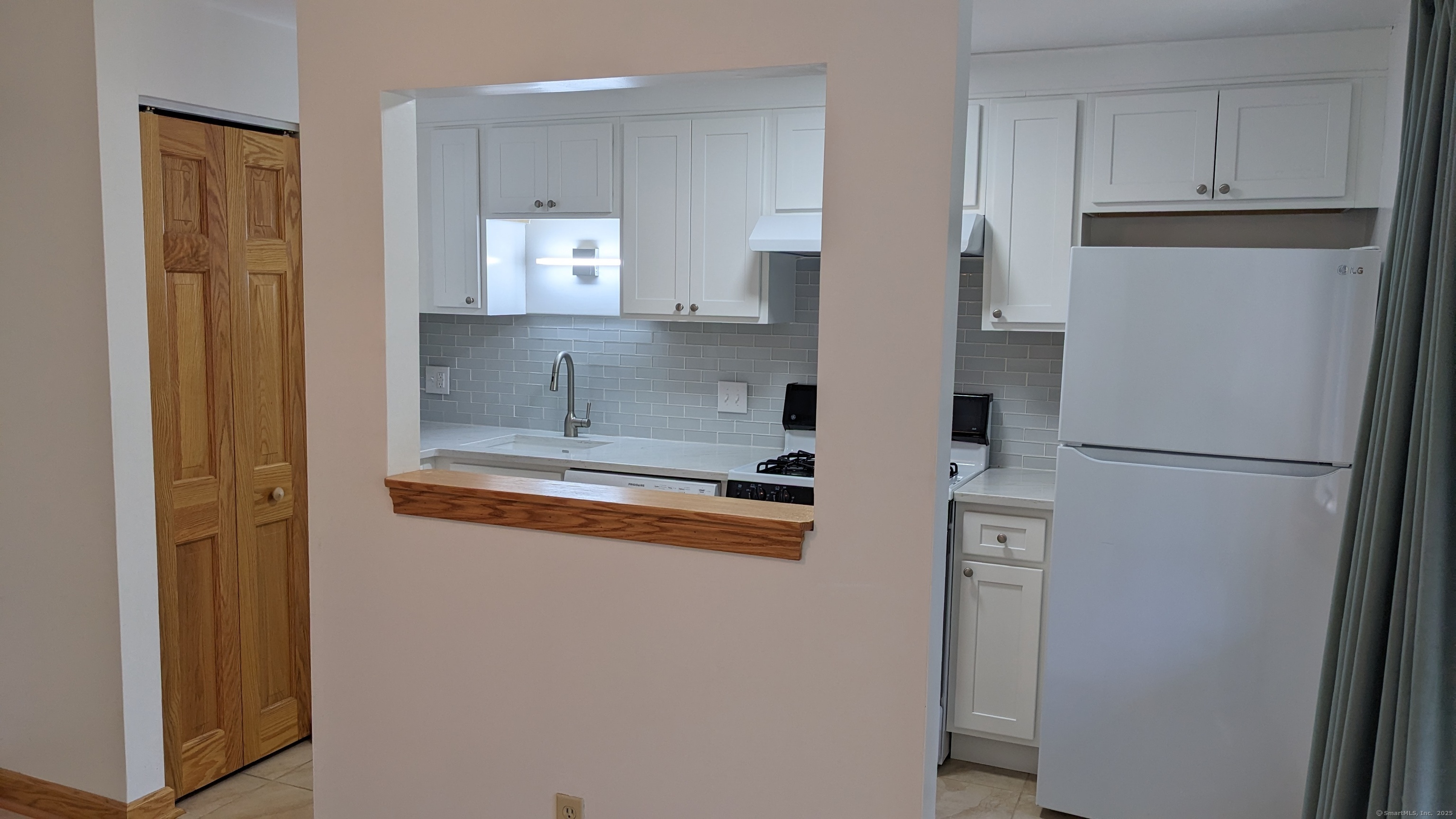 Hamden, Connecticut 06518, United States, 2 Bedrooms Bedrooms, ,2 BathroomsBathrooms,Residential,Active,176114