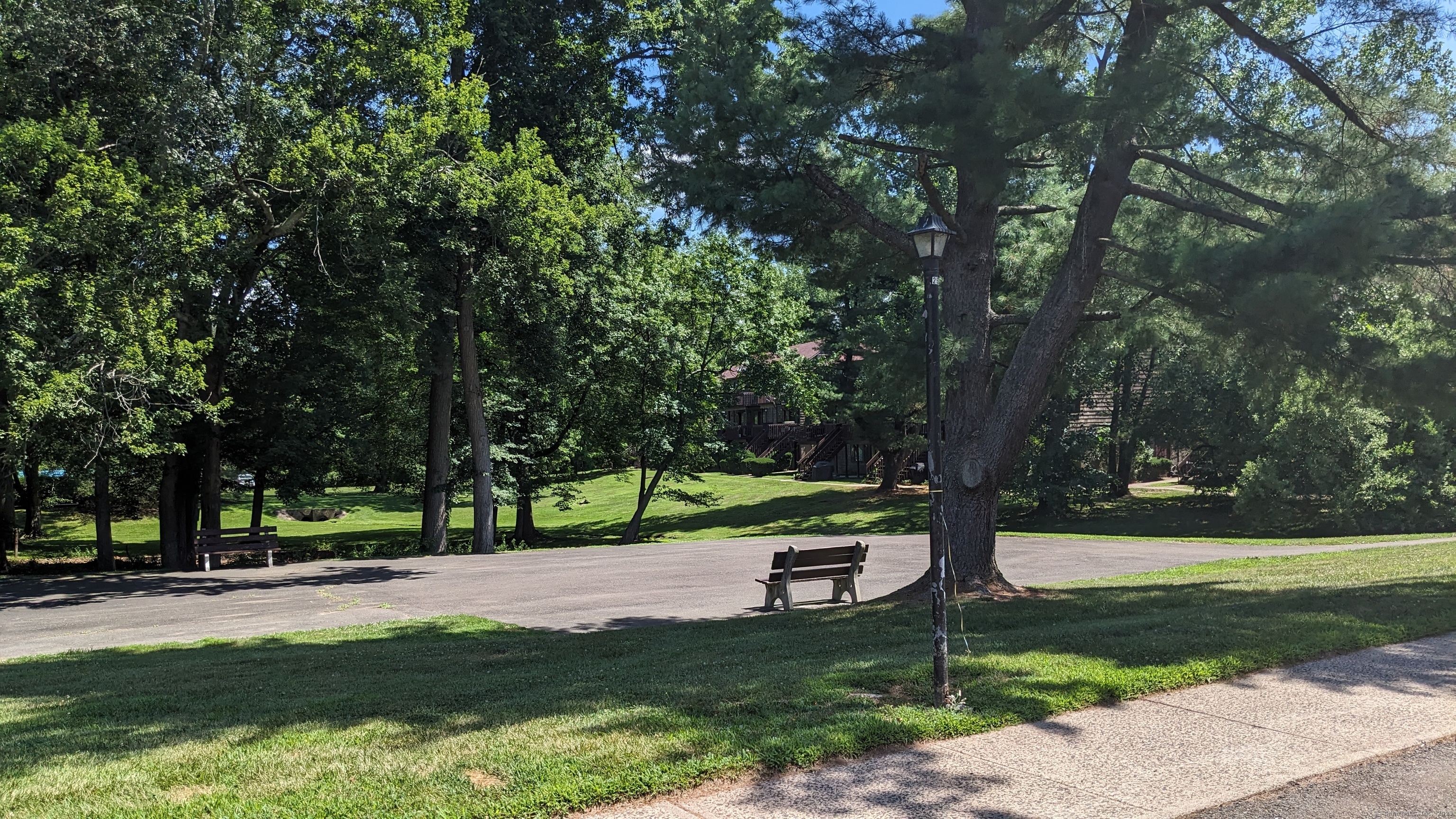 Hamden, Connecticut 06518, United States, 2 Bedrooms Bedrooms, ,2 BathroomsBathrooms,Residential,Active,176114