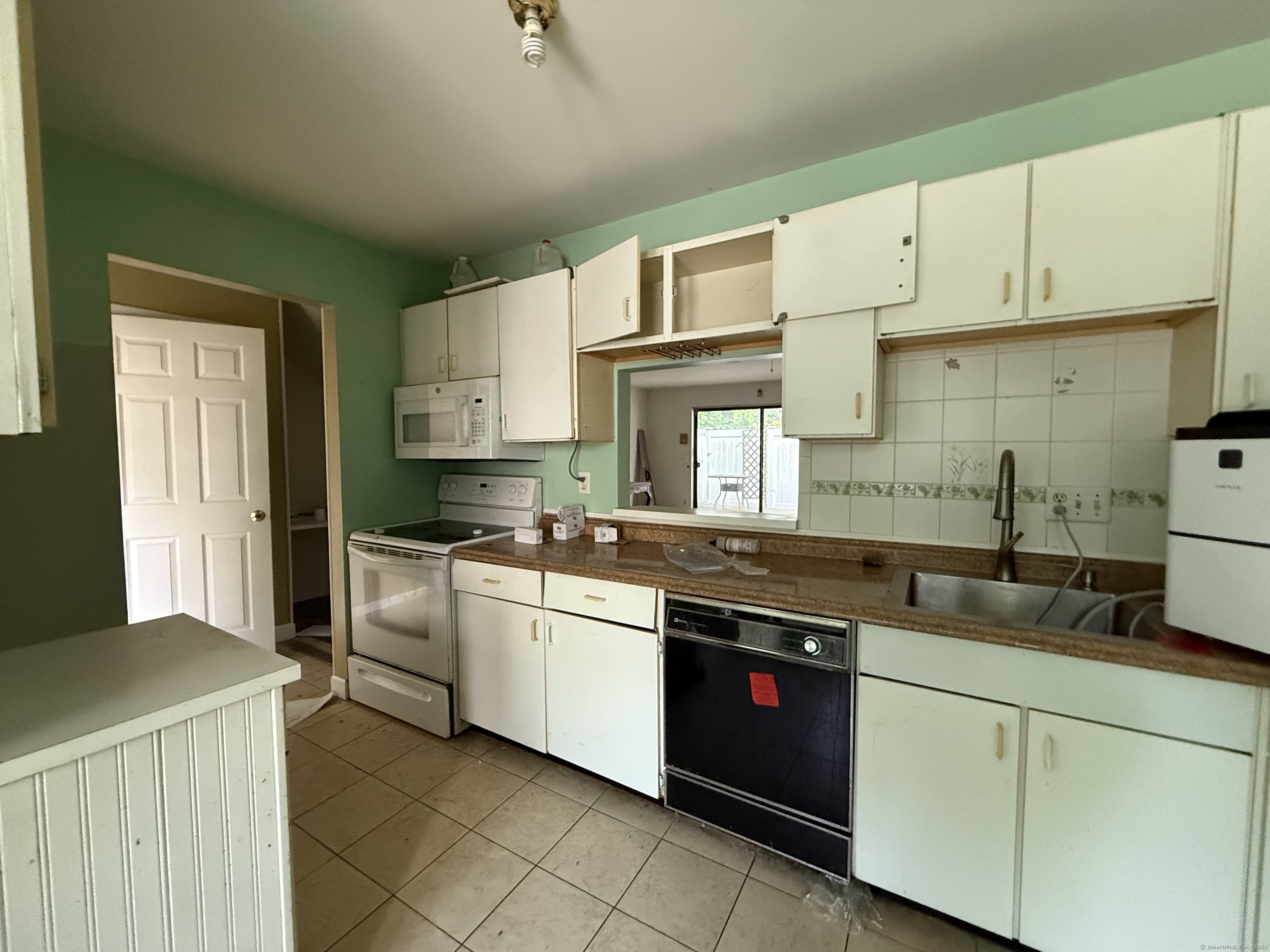 30 De Bera Lane APT 2