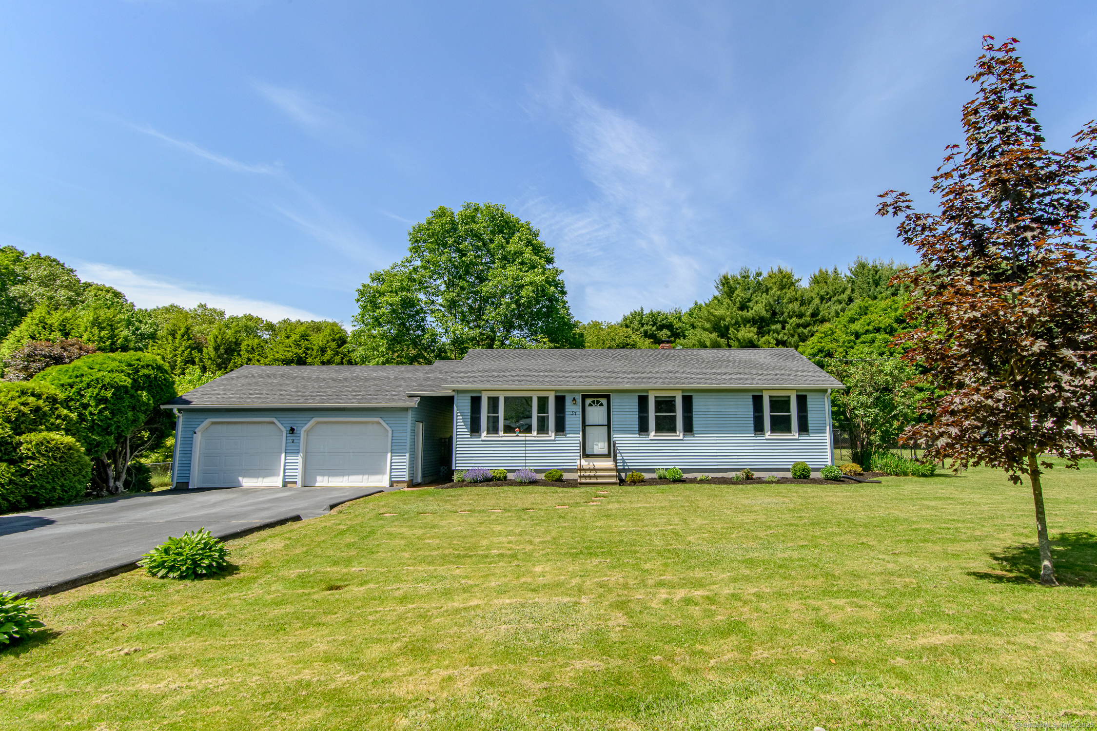 Woodstock, Connecticut 06281, United States, 3 Bedrooms Bedrooms, ,1 BathroomBathrooms,Residential,Pending,155890