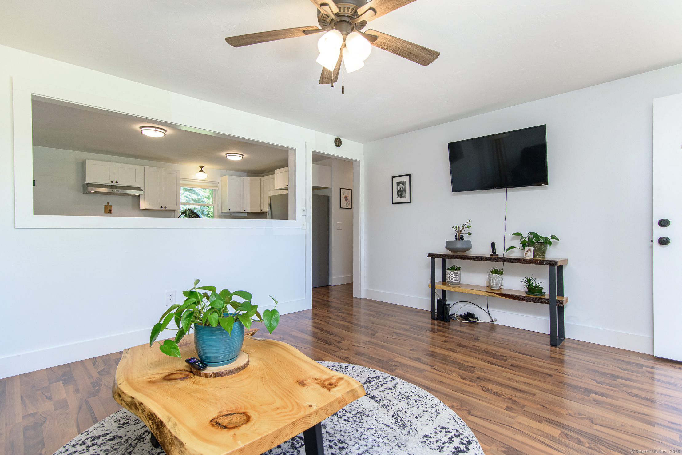 Woodstock, Connecticut 06281, United States, 3 Bedrooms Bedrooms, ,1 BathroomBathrooms,Residential,Pending,155890