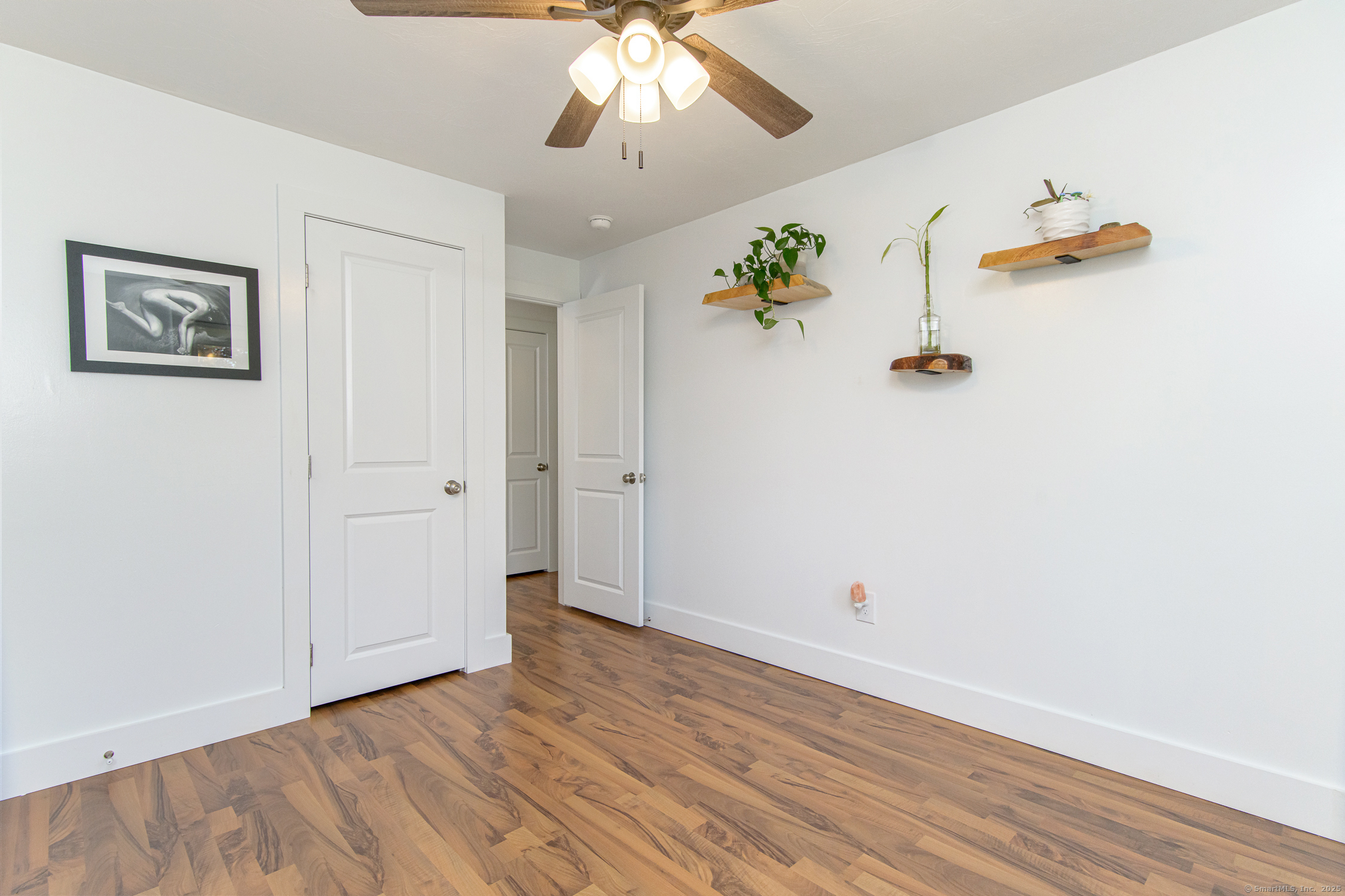 Woodstock, Connecticut 06281, United States, 3 Bedrooms Bedrooms, ,1 BathroomBathrooms,Residential,Pending,155890