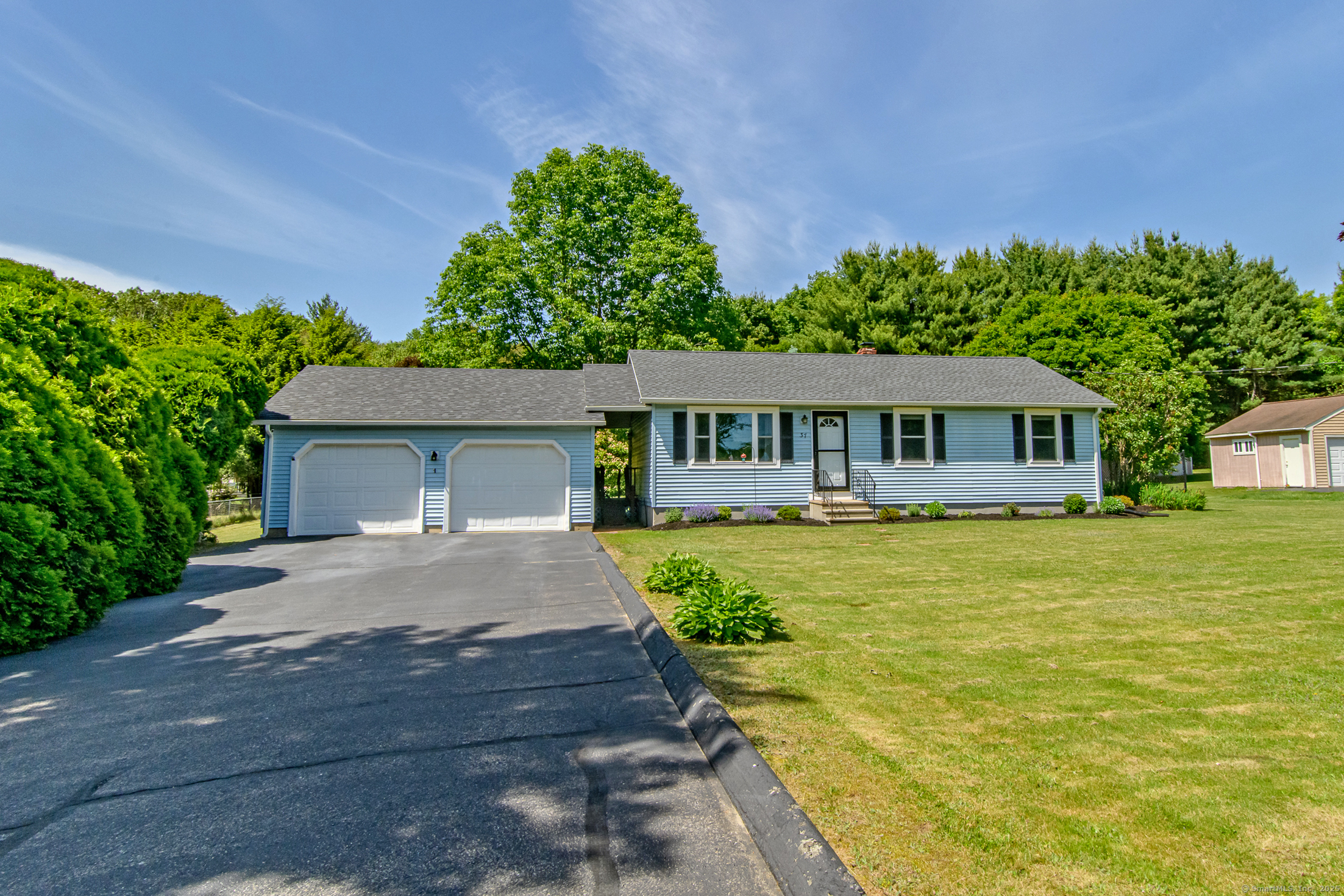 Woodstock, Connecticut 06281, United States, 3 Bedrooms Bedrooms, ,1 BathroomBathrooms,Residential,Pending,155890