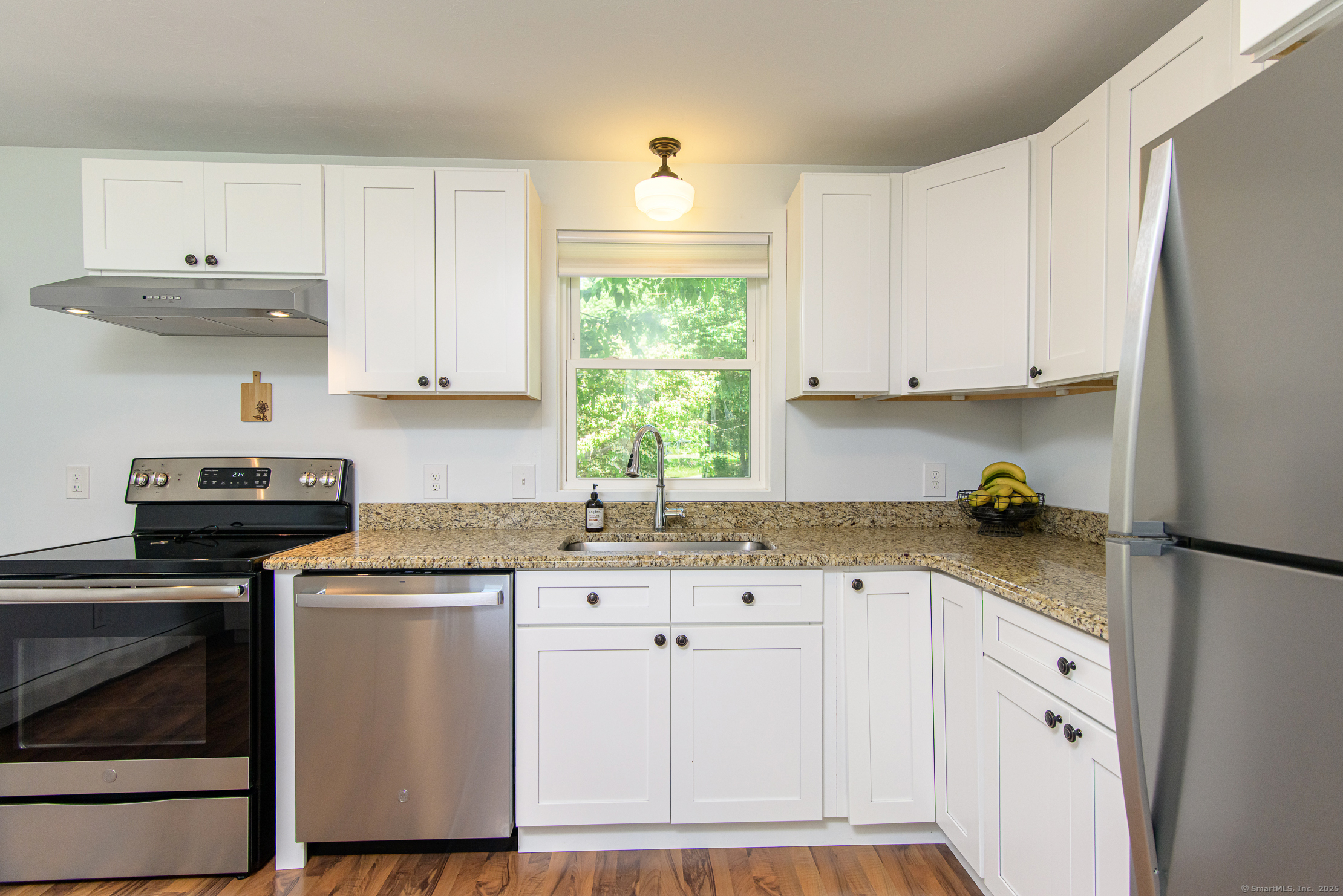 Woodstock, Connecticut 06281, United States, 3 Bedrooms Bedrooms, ,1 BathroomBathrooms,Residential,Pending,155890