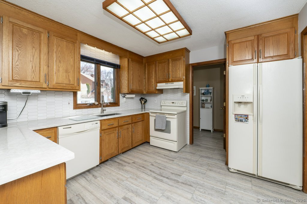 73 Mark Drive, Southington, Connecticut image 13