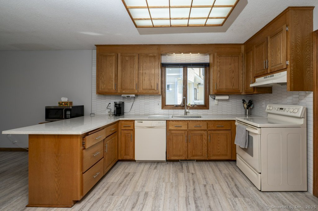 73 Mark Drive, Southington, Connecticut image 14