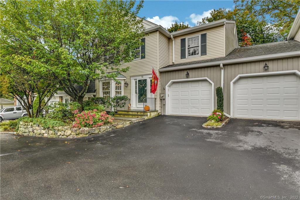 Photo 1 of 54 Lakeview Avenue 16, New Canaan, Connecticut, $925,000, Web #: 170446372