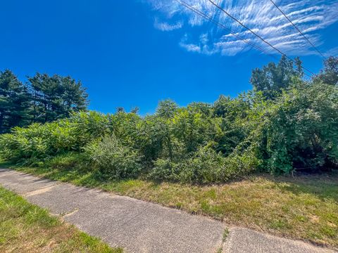 Photo of 35 James P Casey Road, Bristol, CT 06010 (MLS # 24115316)