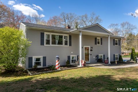 Photo of 283 Whittemore Road, Middlebury, CT 06762 (MLS # 24169230)