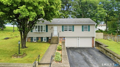 Photo of 80 Fieldstone Road, Waterbury, CT 06704 (MLS # 24201022)