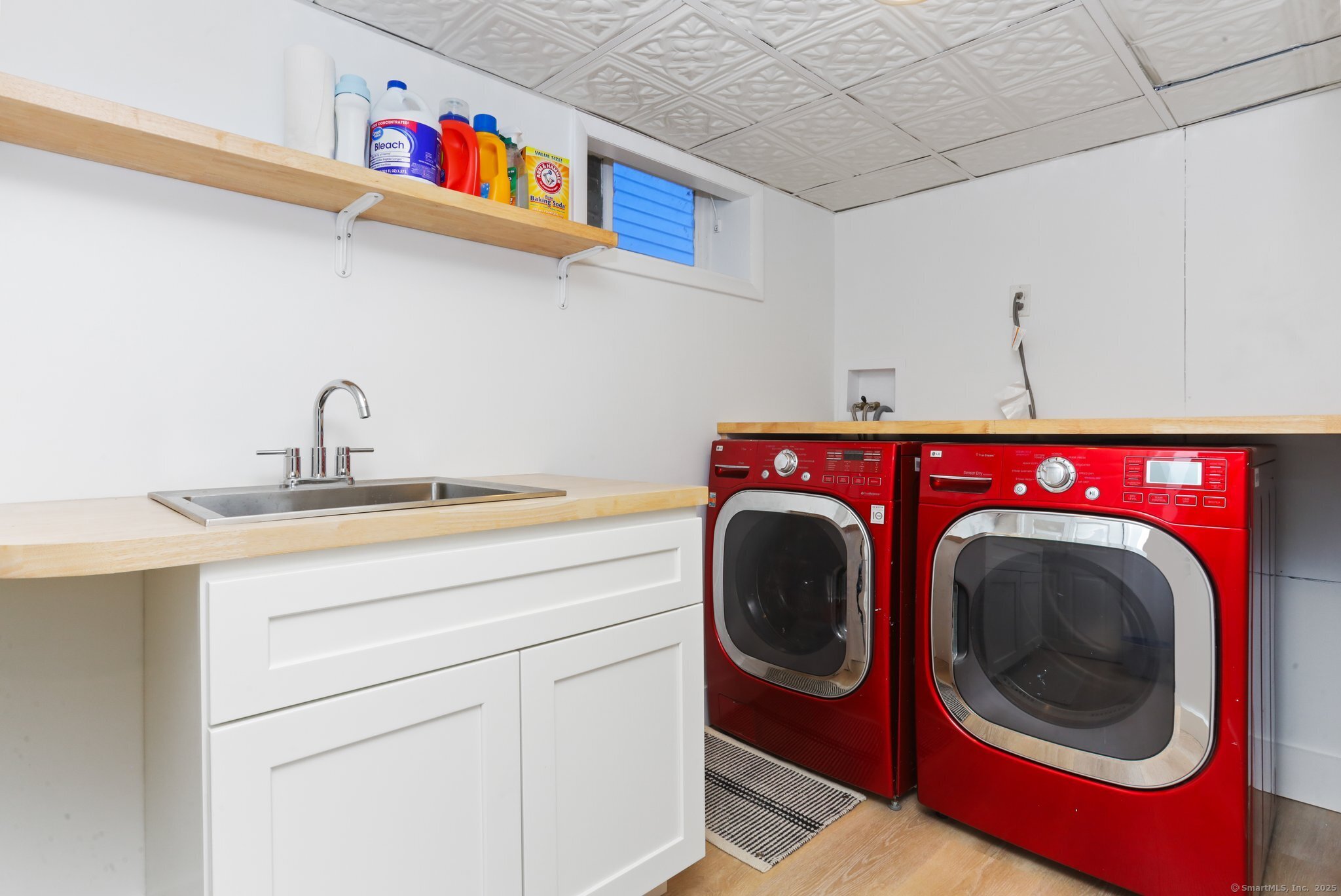 Greenwich, Connecticut 06807, United States, 4 Bedrooms Bedrooms, ,4 BathroomsBathrooms,Residential,Active,102779