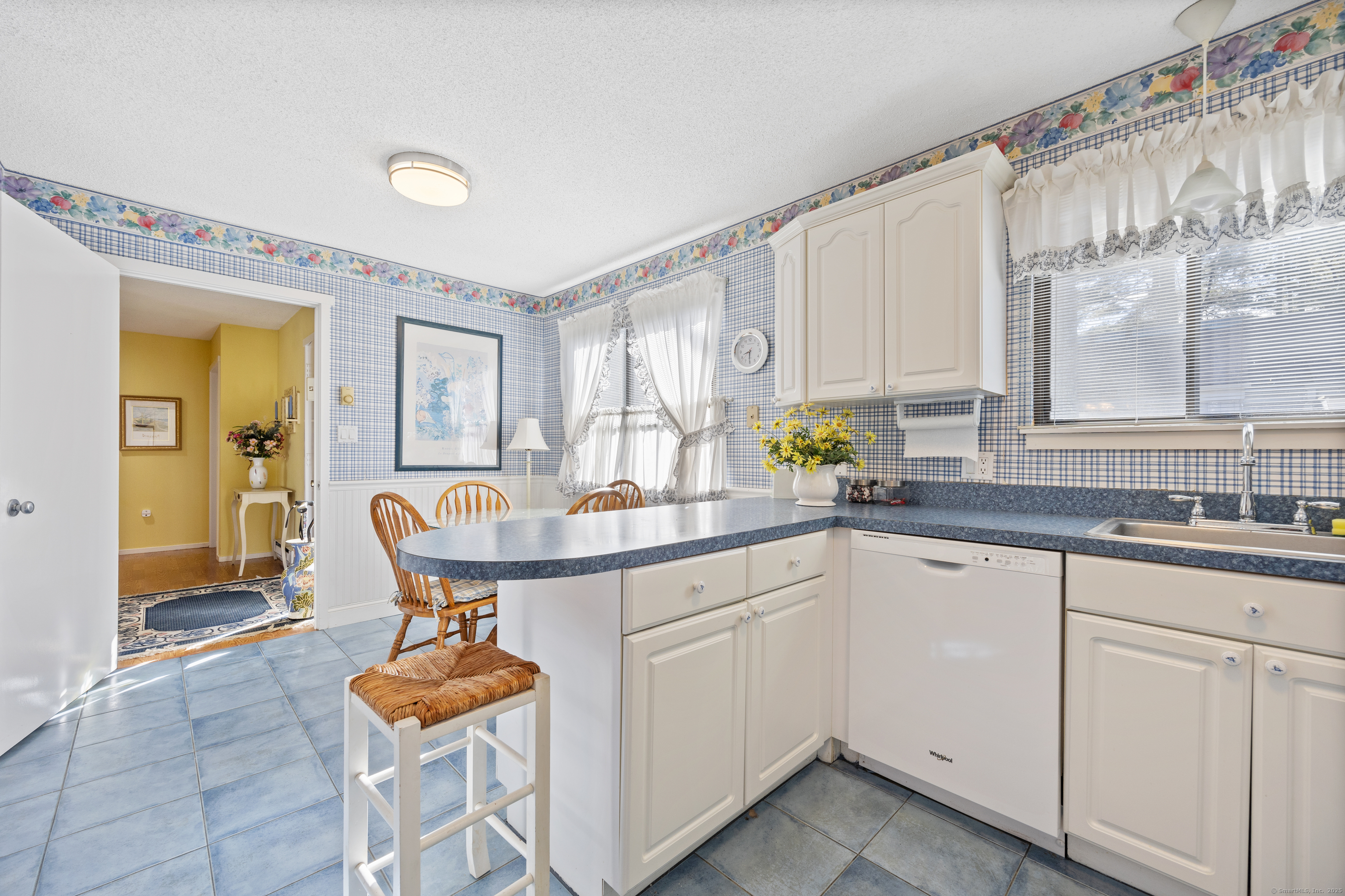 650 Heritage Village #B, Southbury, Connecticut image 4