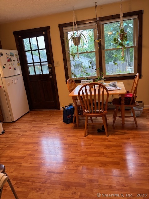 Newell Avenue C, Bristol, Connecticut - 2 Bedrooms  
2 Bathrooms  
6 Rooms - 