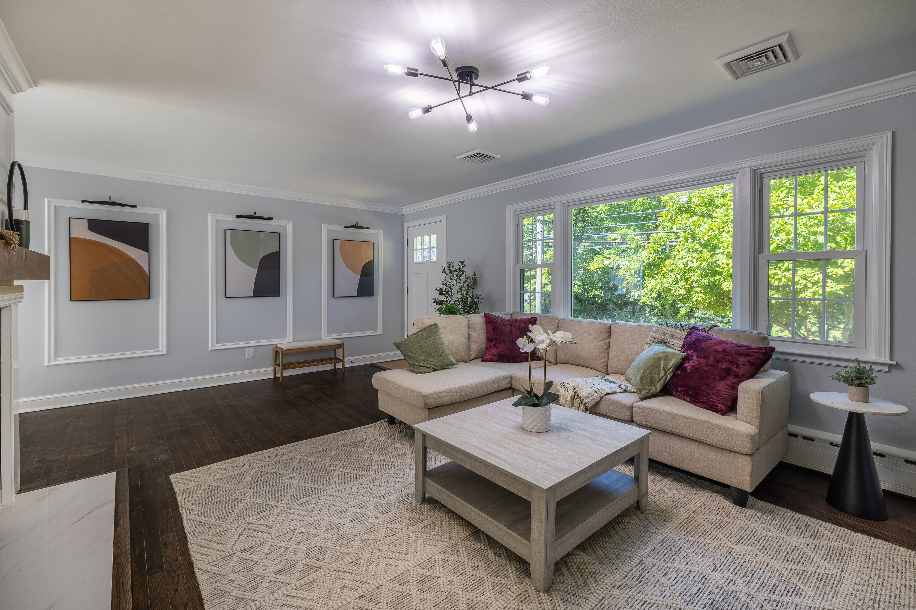 2428 Huntington Turnpike