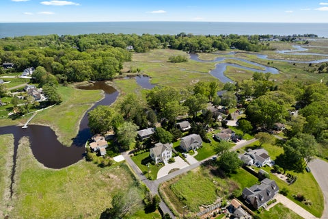 Homes For Sale - 3 Arrowhead Road<br/> Madison, CT 06443