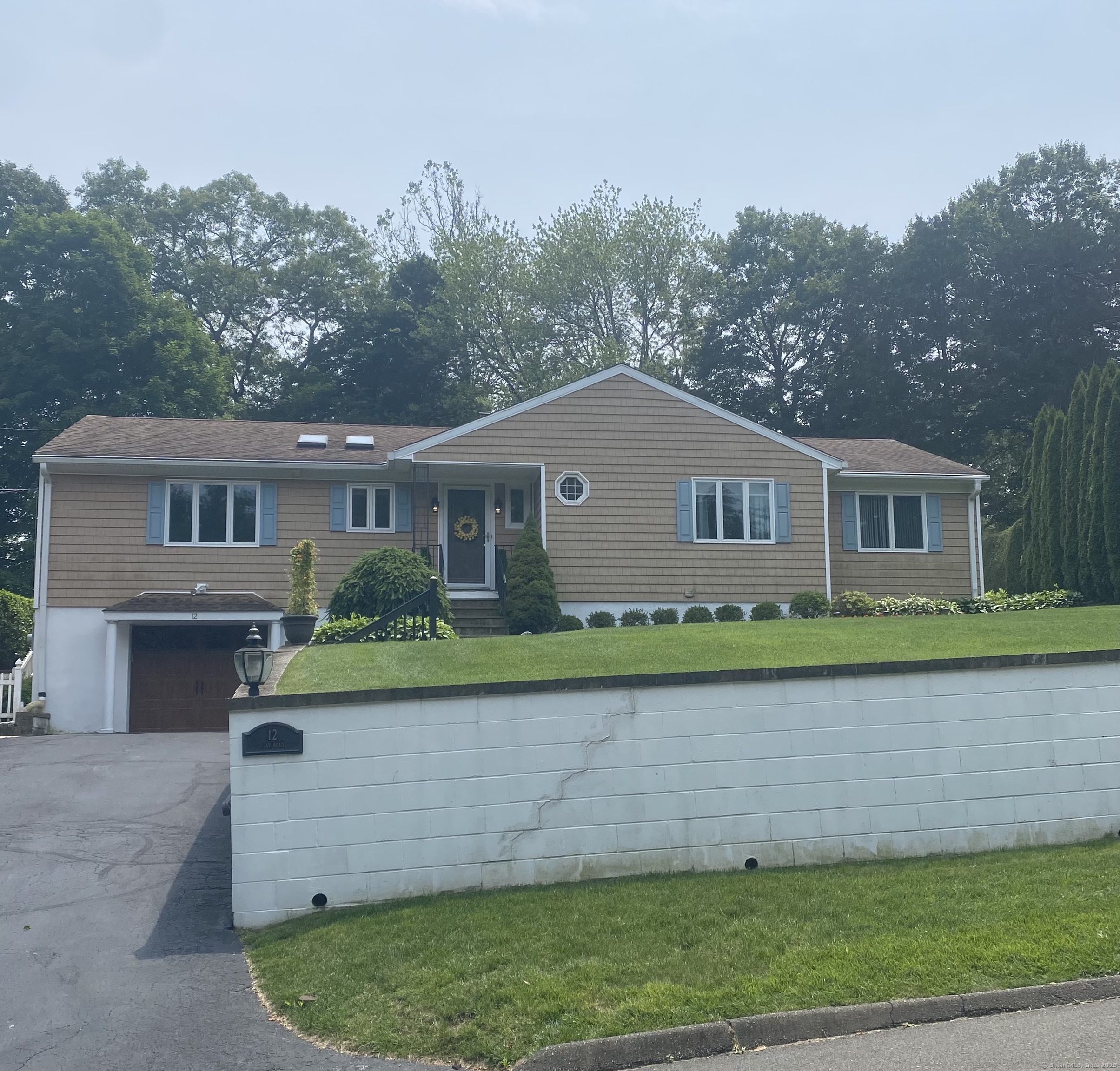 Property for Sale at Jay Road, Stamford, Connecticut - Bedrooms: 3 
Bathrooms: 1 
Rooms: 6  - $842,000