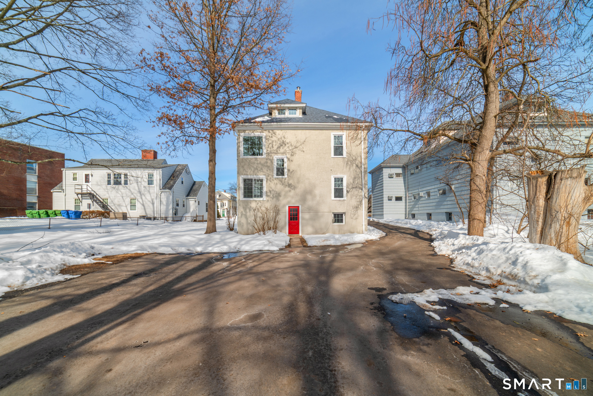 781 Farmington Avenue