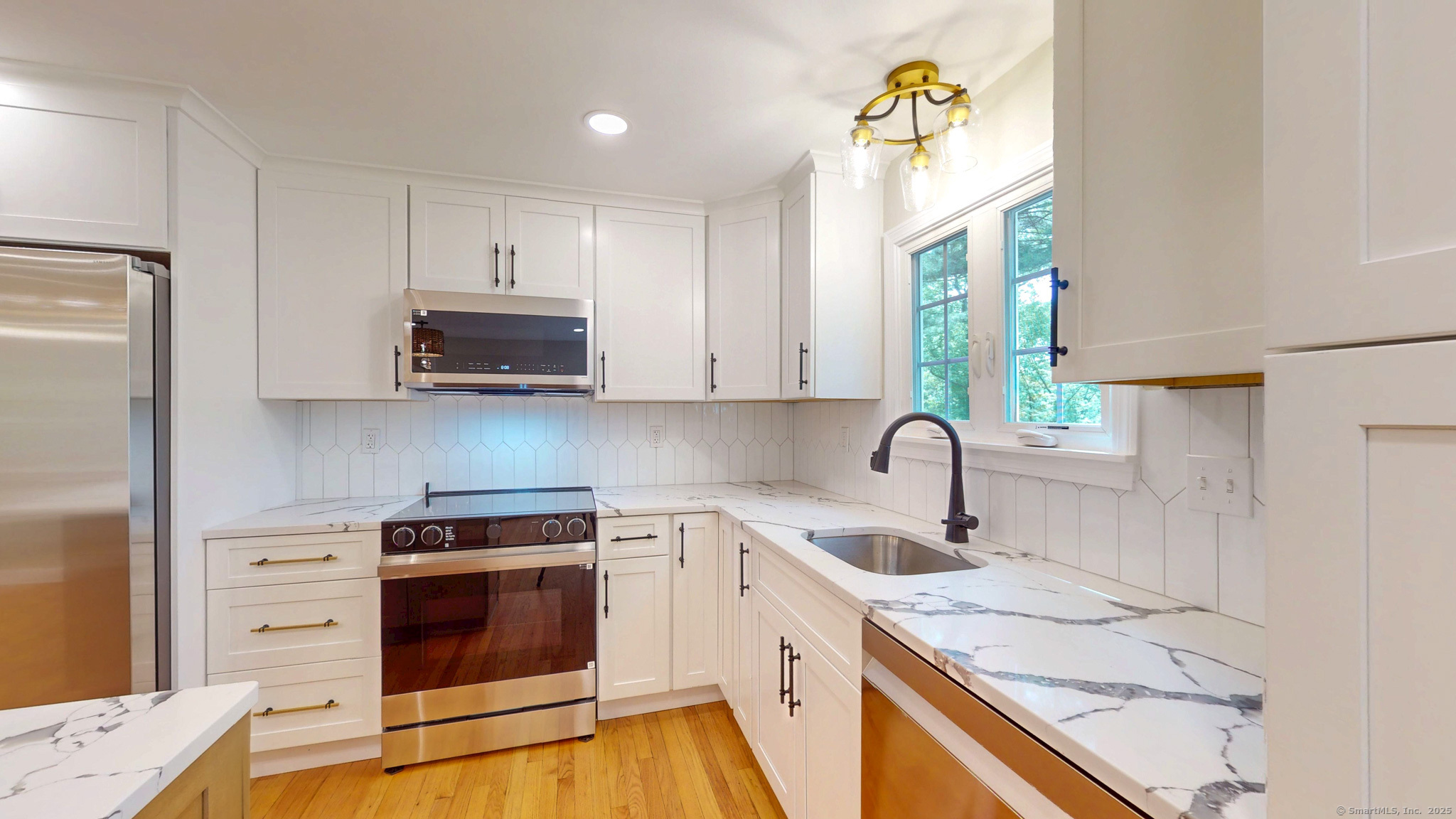38 Skytop Drive, Madison, Connecticut image 10