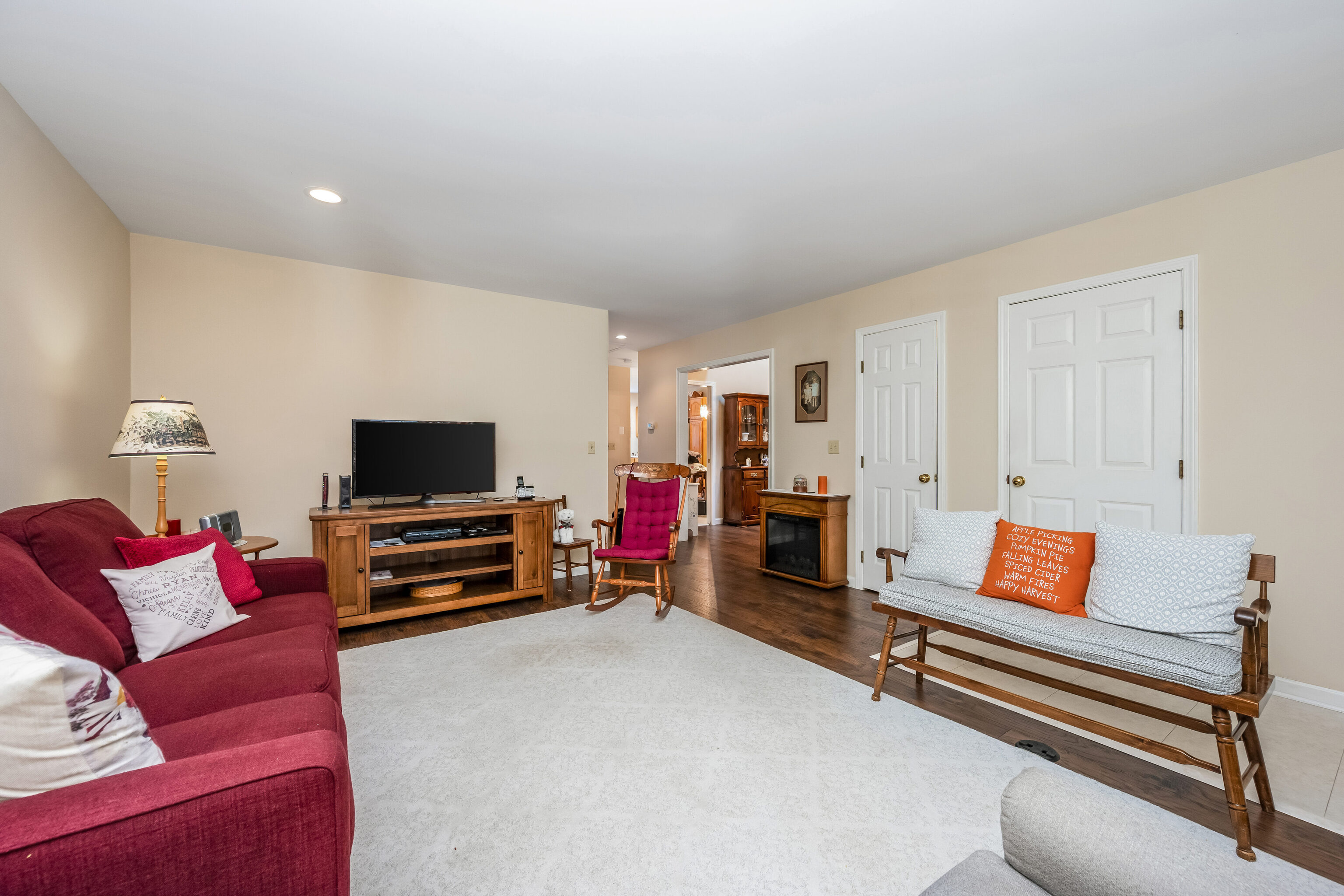 Monroe, Connecticut 06468, United States, 1 Bedroom Bedrooms, ,2 BathroomsBathrooms,Residential,Coming Soon,240872