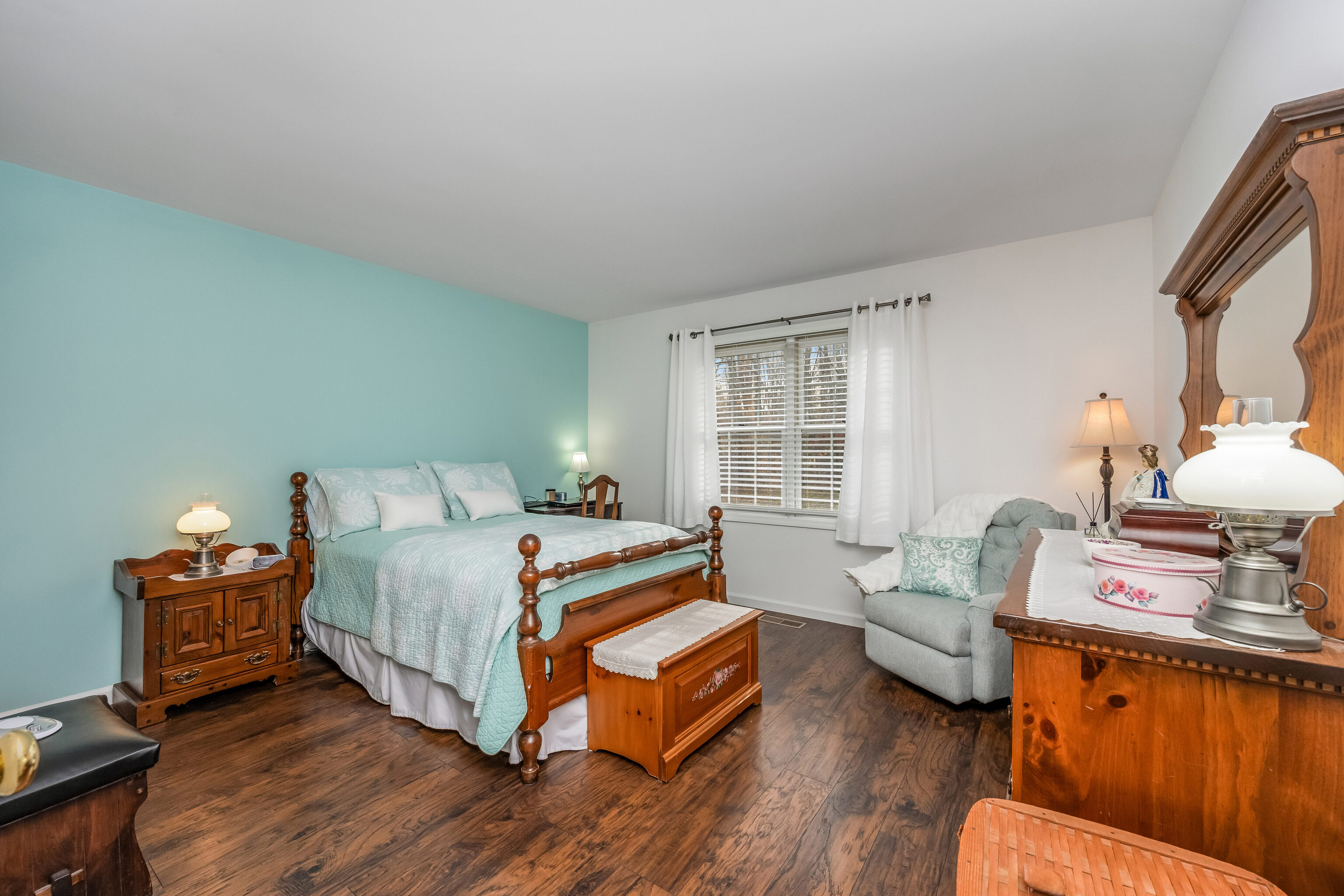 Monroe, Connecticut 06468, United States, 1 Bedroom Bedrooms, ,2 BathroomsBathrooms,Residential,Coming Soon,240872