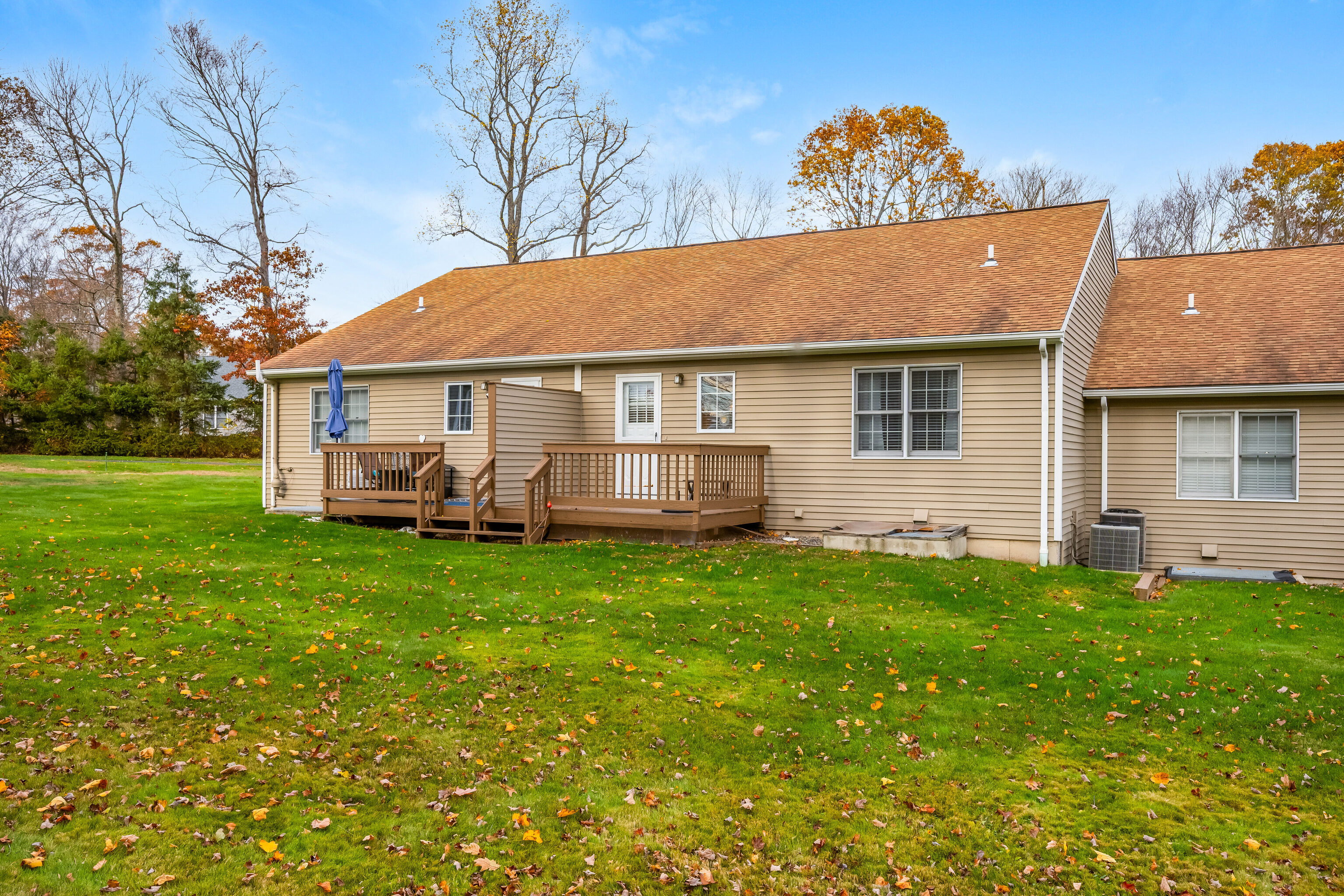 Monroe, Connecticut 06468, United States, 1 Bedroom Bedrooms, ,2 BathroomsBathrooms,Residential,Coming Soon,240872