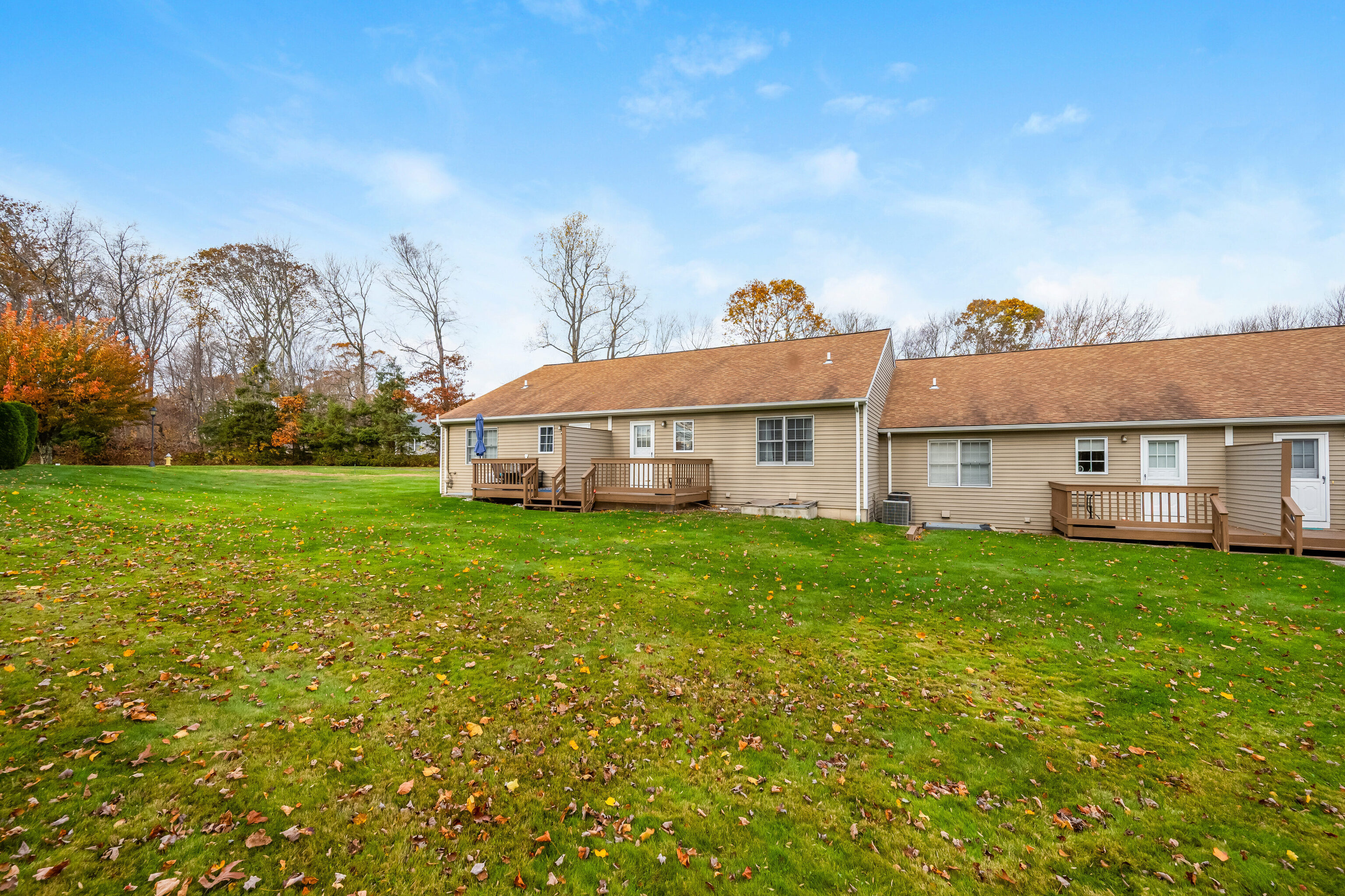 Monroe, Connecticut 06468, United States, 1 Bedroom Bedrooms, ,2 BathroomsBathrooms,Residential,Coming Soon,240872