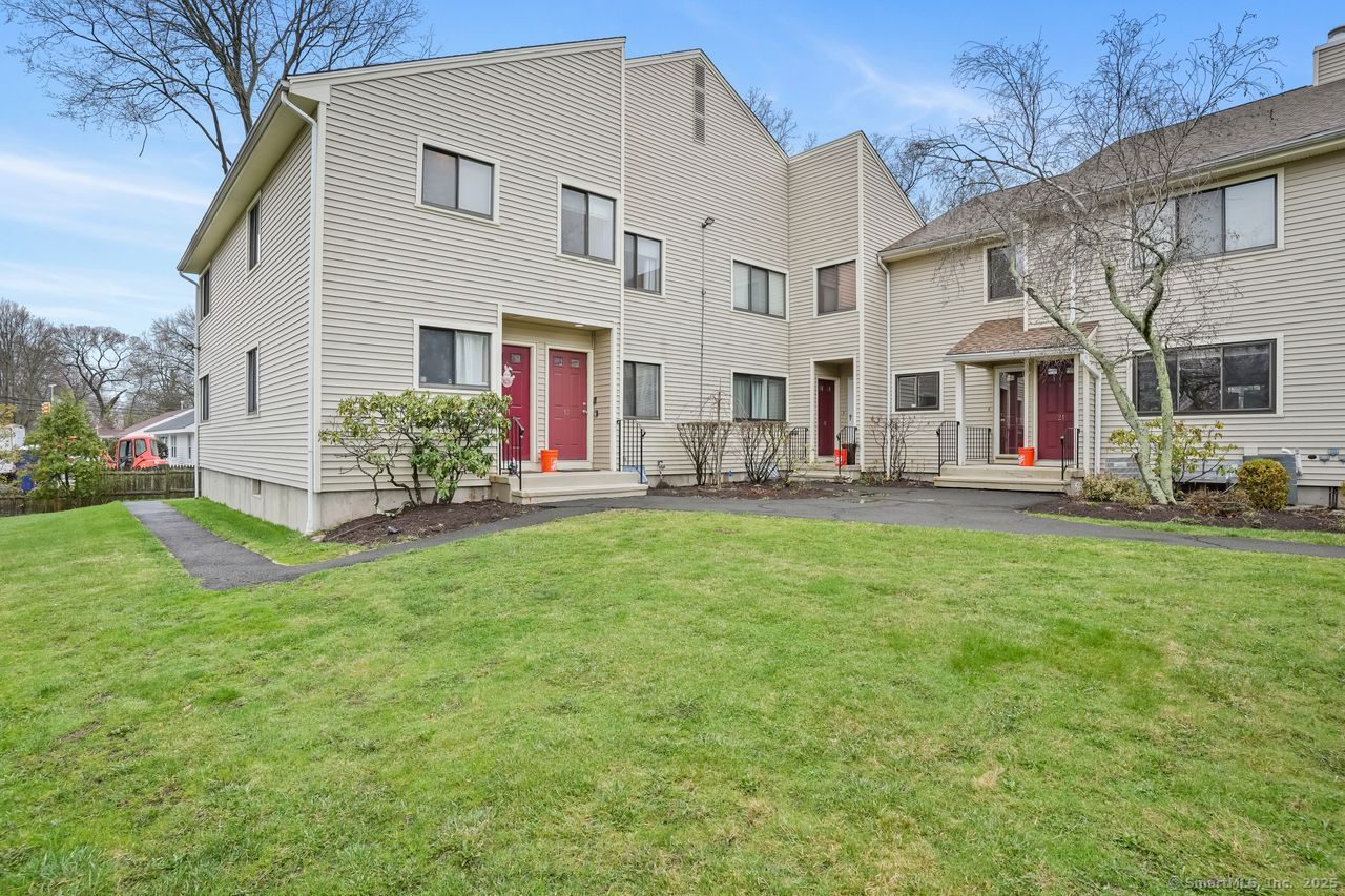 13 Lance Circle #13, Bridgeport, Connecticut image 1